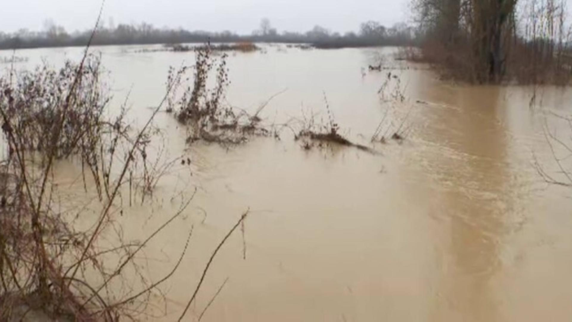 Cod portocaliu de inundații în trei județe din vestul României: Râurile vizate de avertizarea hidrologilor - HARTA