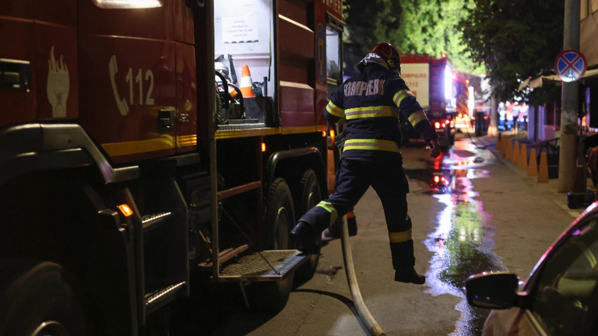 Incendiu Nicolae Robănescu/ Inquam Photos / Sabin Cirstoveanu