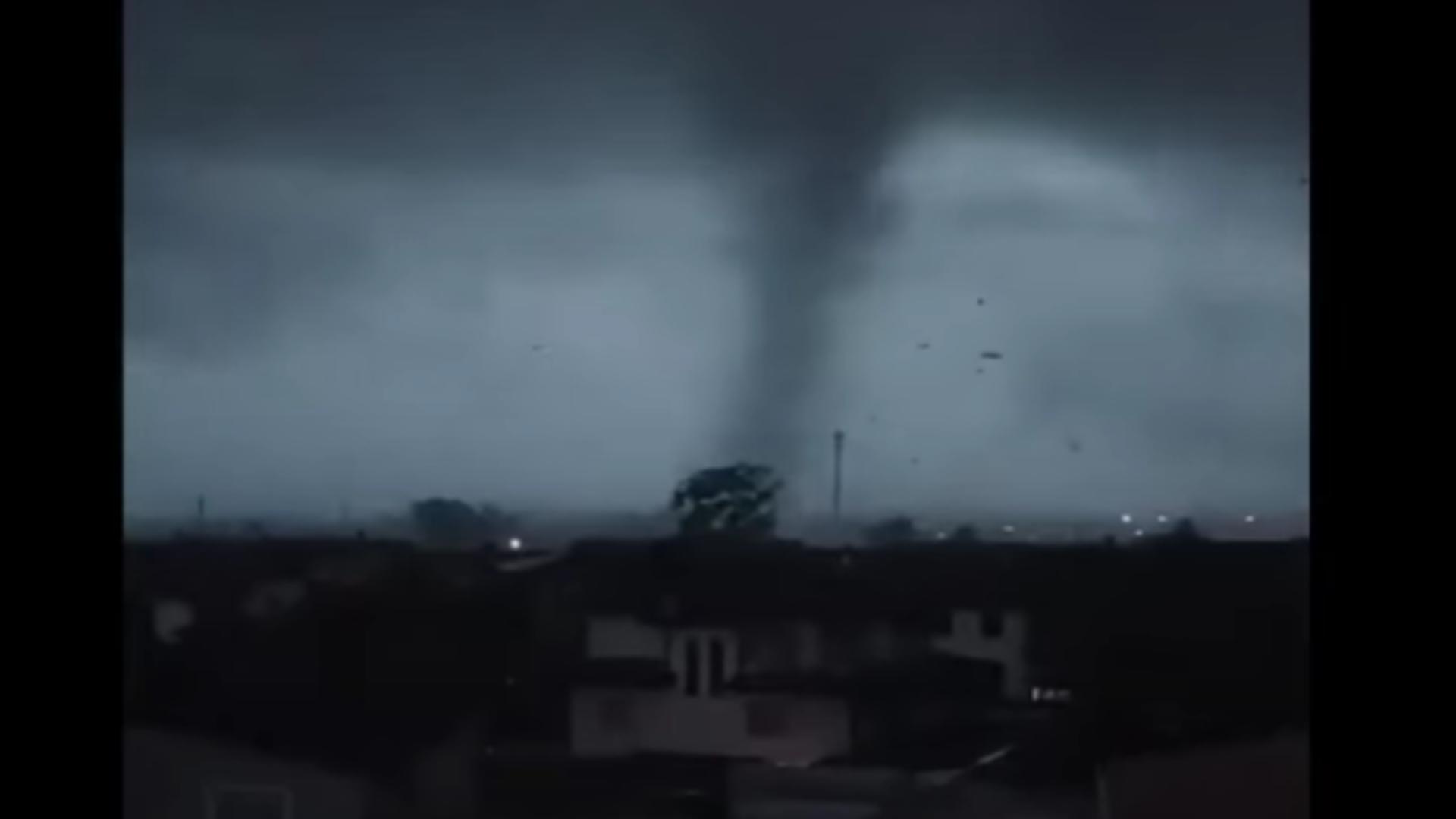 Italia, lovită de fenomene meteo extreme – Cer apocaliptic, grindină de dimensiuni incredibile și o tornadă au făcut prăpăd la Milano – VIDEO