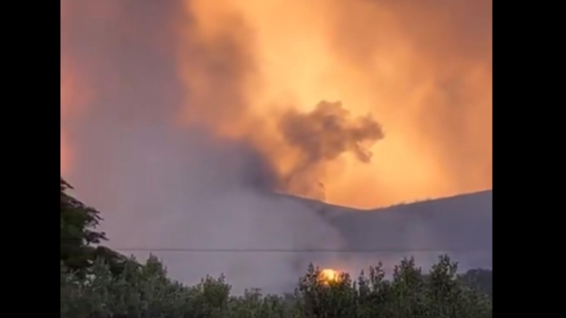 Incendii Grecia. Un depozit de muniții din orașul Volos a explodat. Panică totală în rândul populației – Imagini șocante – VIDEO