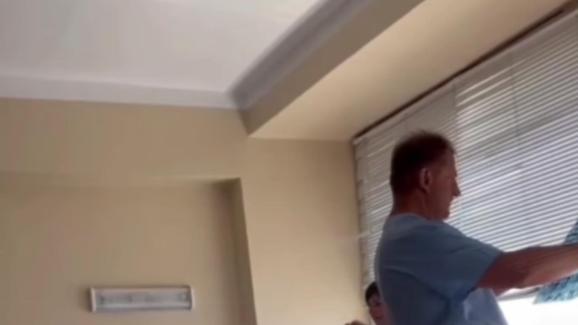 Reacția unui medic, supărat că o pacientă i-a vorbit în limba rusă/ Captură video