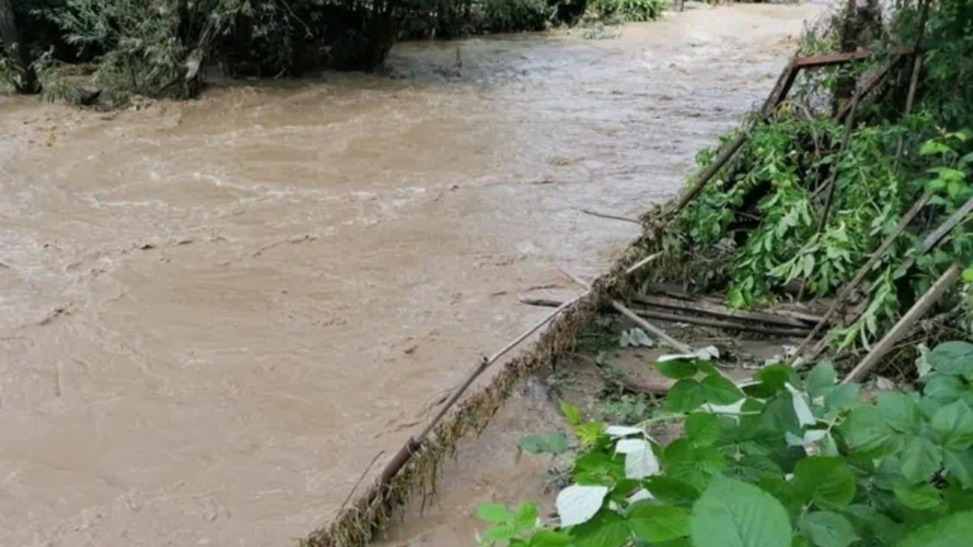 Hidrologii au dat ALERTA: Pericol de inundații și viituri în 3 județe - Ce zone sunt afectate de Codul ROȘU