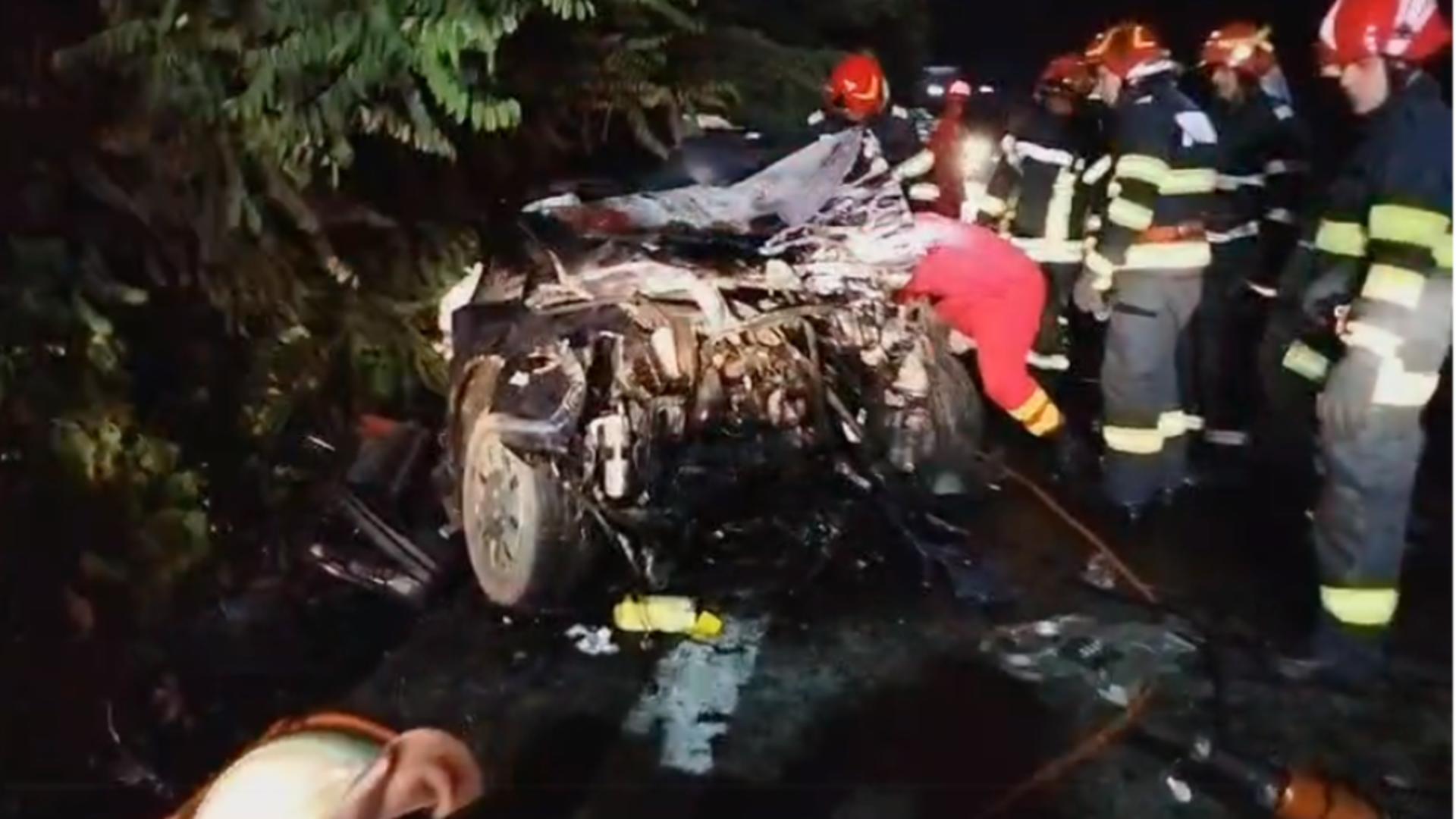 Accident groaznic pe Valea Oltului – Patru persoane au murit după ce un microbuz, un camion și o mașină s-au ciocnit