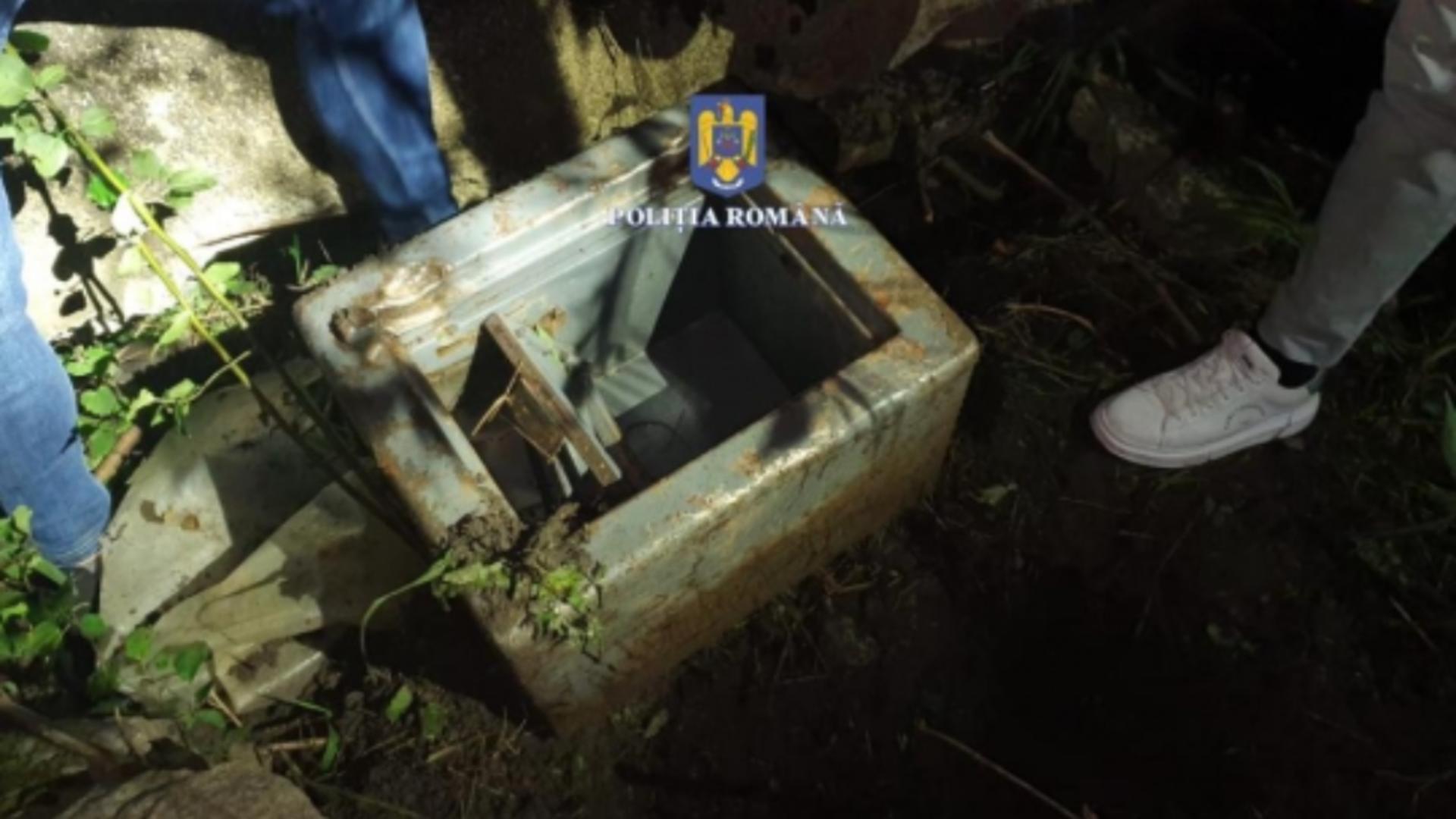 Seif găsit îngropat pe malul râului Jiu după un jaf ca-n filme! Pe ce sumă au pus mâna hoții și cum au fost prinși – FOTO&VIDEO