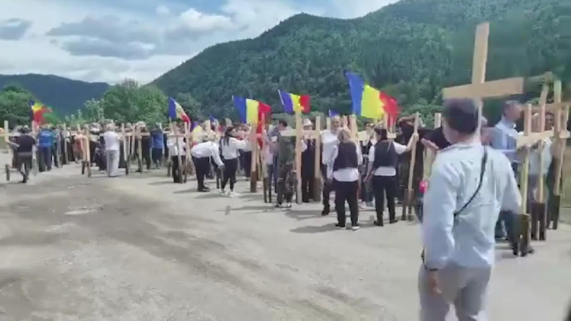 Reîncepe scandalul cu maghiarii. 150 de cruci ostășești românești vor fi ridicate în Cimitirul Valea Uzului
