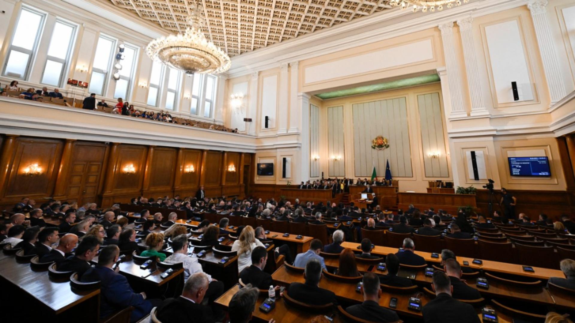 Parlamentul Bulgariei a respins referendumul pentru amânarea adoptării monedei euro. Foto: Profimedia