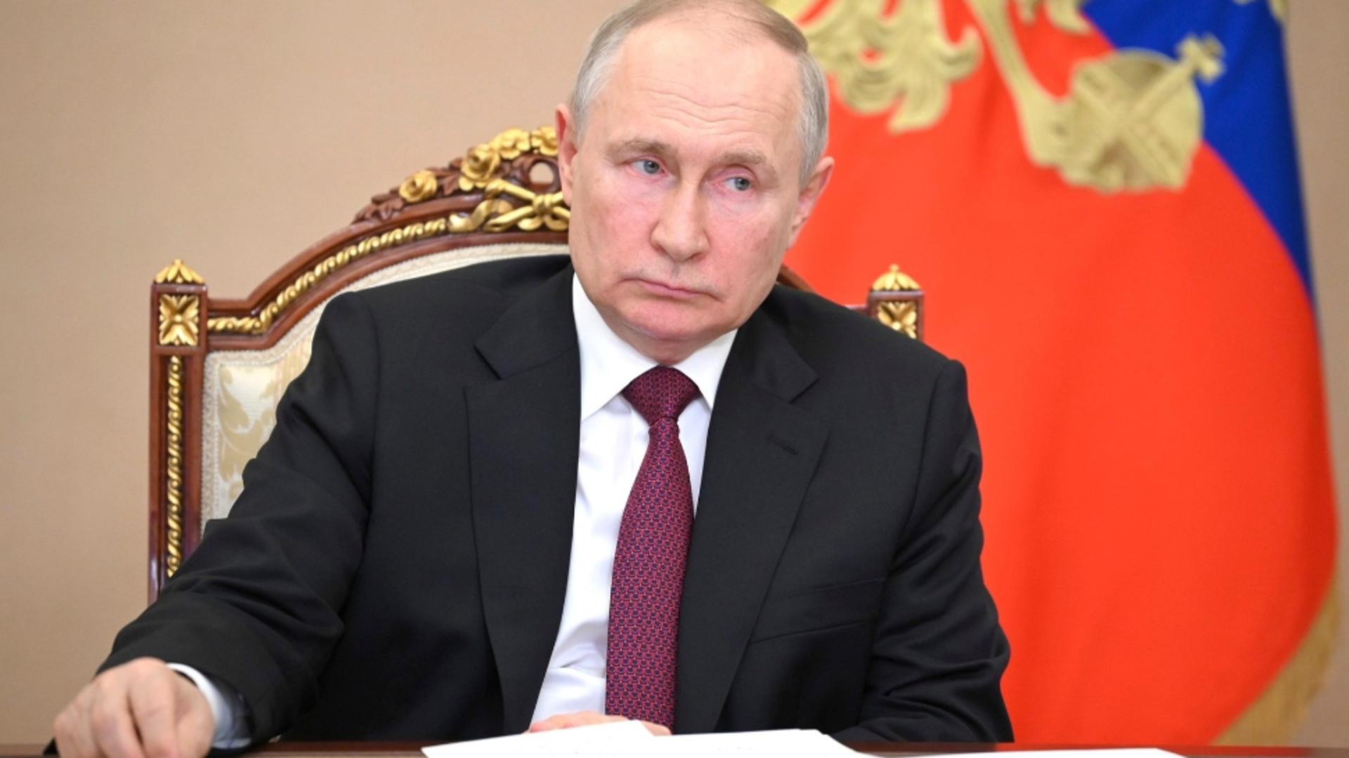 Vladimir Putin nu merge la summit-ul BRICS de frică să nu fie arestat