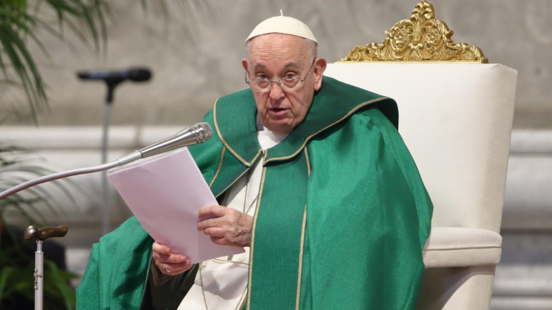 Papa Francisc a făcut un nou gest de deschidere către comunitatea LGBT. Foto: Profimedia