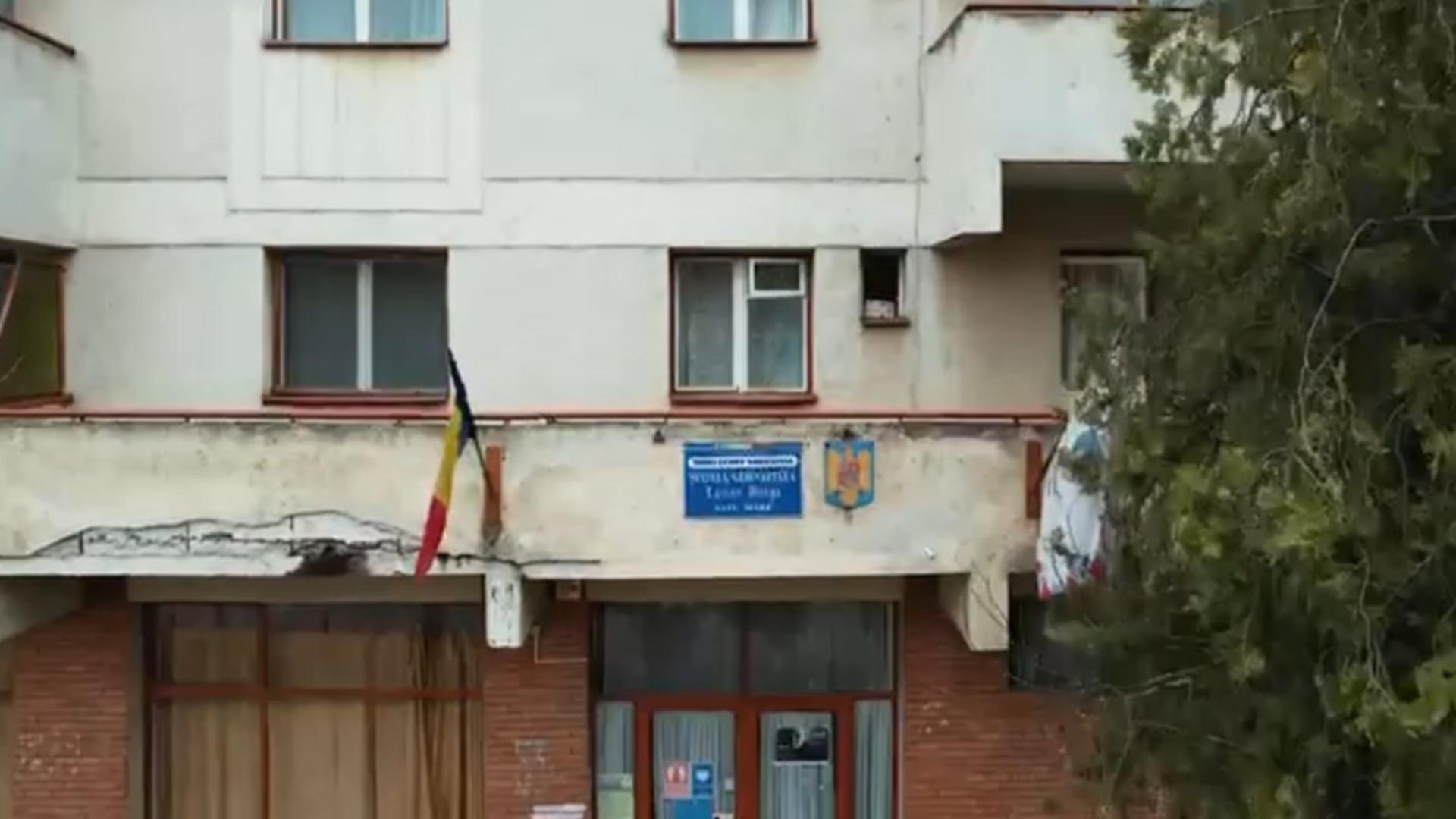Școală din România, improvizată într-un bloc de locuințe