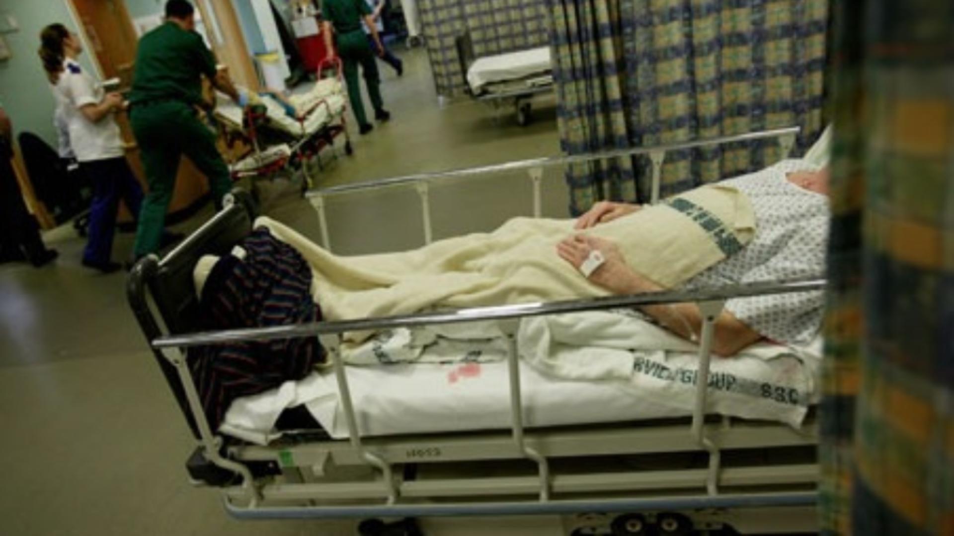 Pacient mâncat de viermi, într-un spital din București