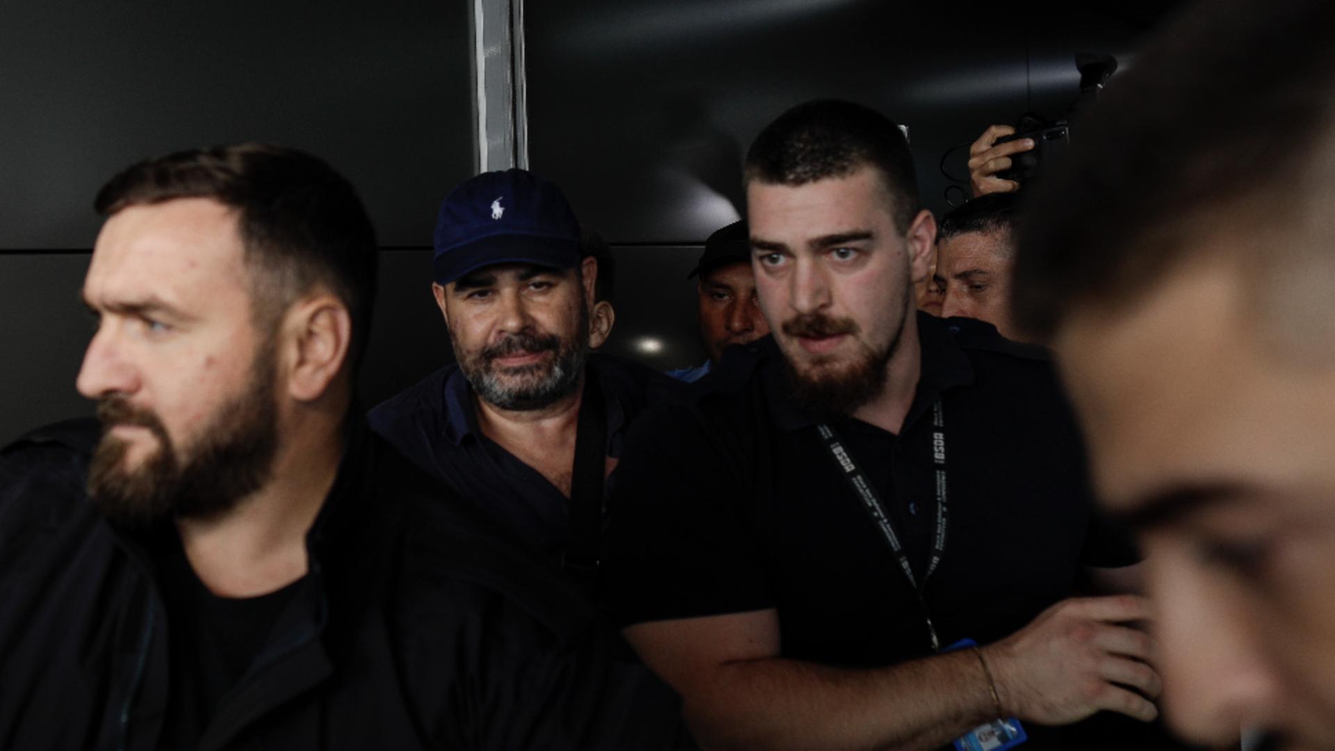 Darius Vâlcov a fost adus în România, după ce a fost extrădat din Italia. Cum arată acum fostul ministru - VIDEO