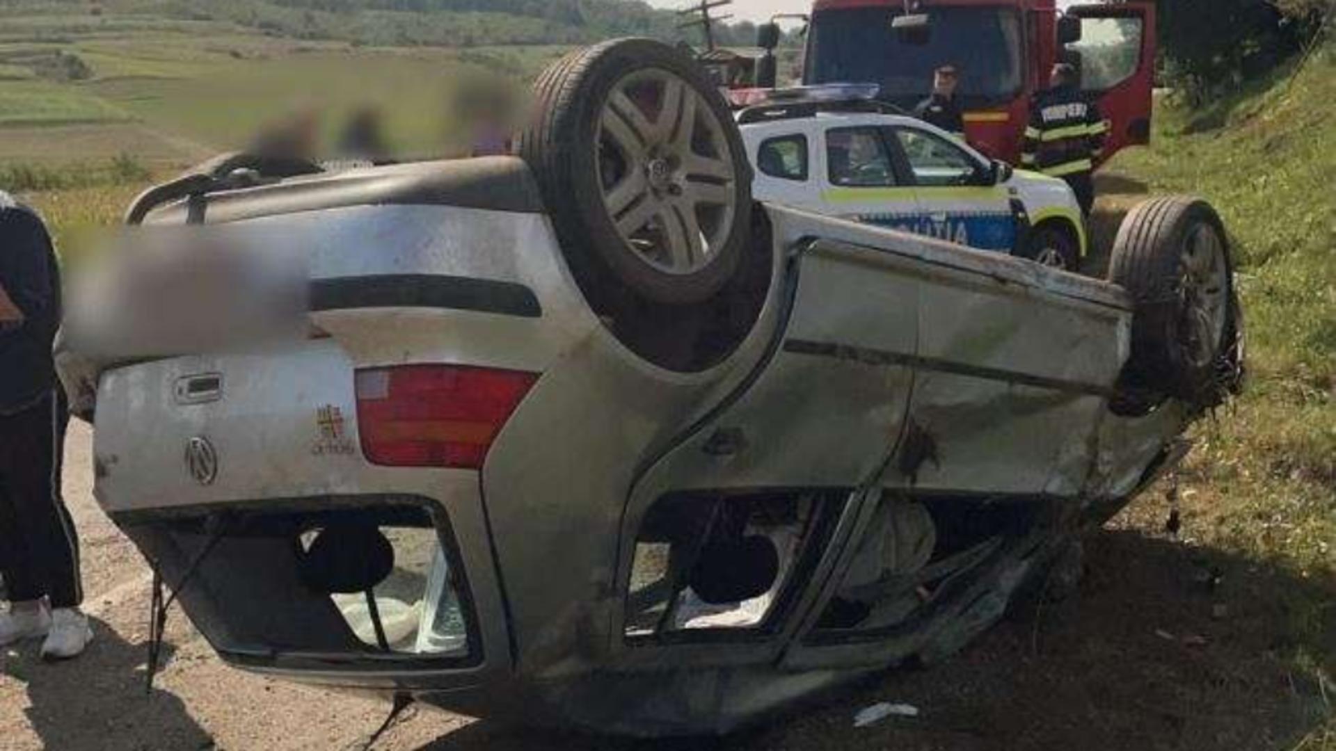 Accident grav, în Bistrița Năsăud: un mort și 3 răniți, după ce mașina s-a răsturnat 