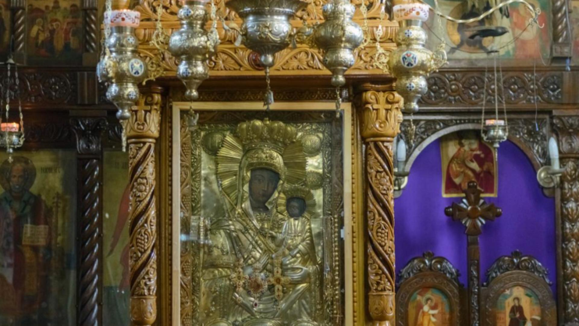 Icoana Maicii Domnului cu 3 ochi și 2 guri. În ce mănăstire din România se află icoana făcătoare de minuni?