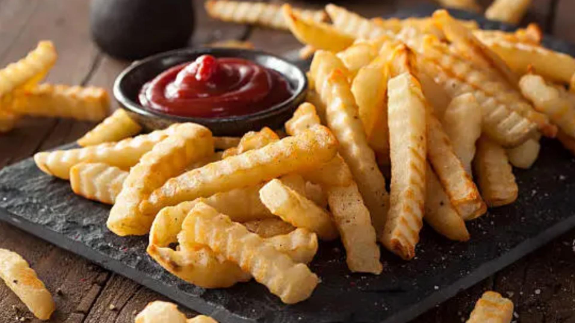Cartofi prăjiţi cu ketchup. Adevărul neştiut despre această combinaţie - cât este de sănătoasă?