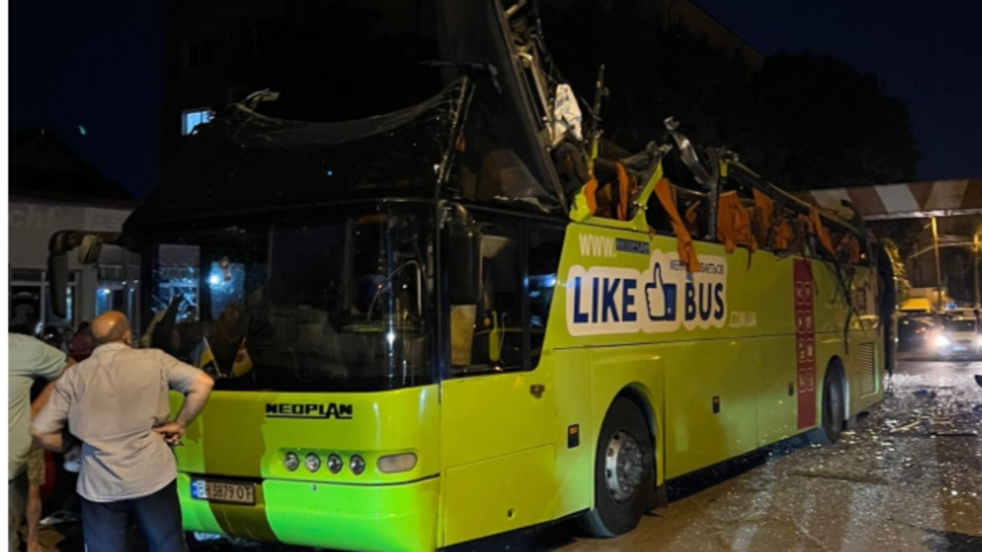 Accident Năvodari. Dosar penal după ce un autocar cu cetățeni ucraineni a lovit un limitator de înălțime – 8 răniți, în spital