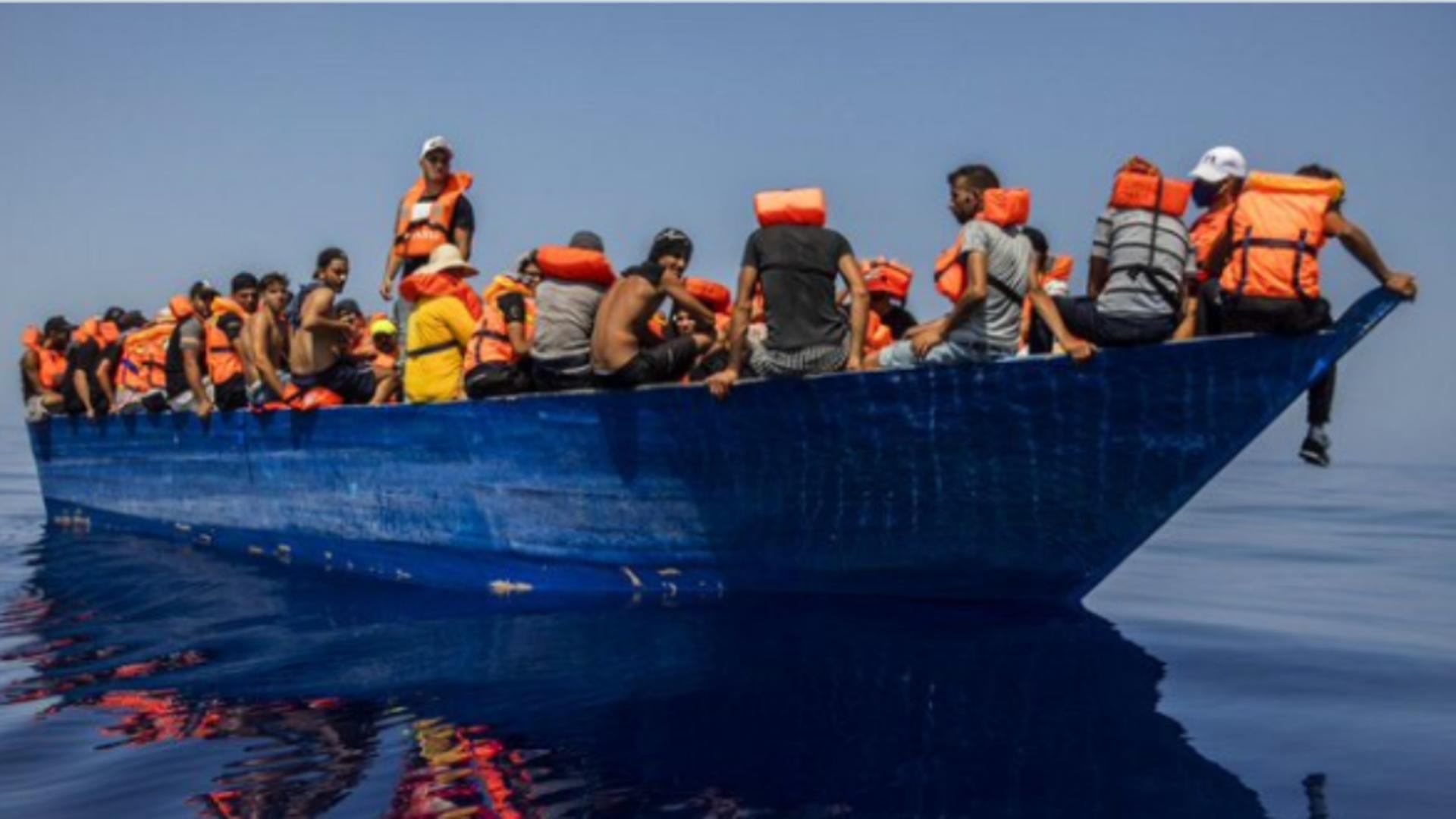 Cel puțin de 41 de migranți au murit într-un naufragiu în largul insulei Lampedusa. Printre victime ar fi și copii