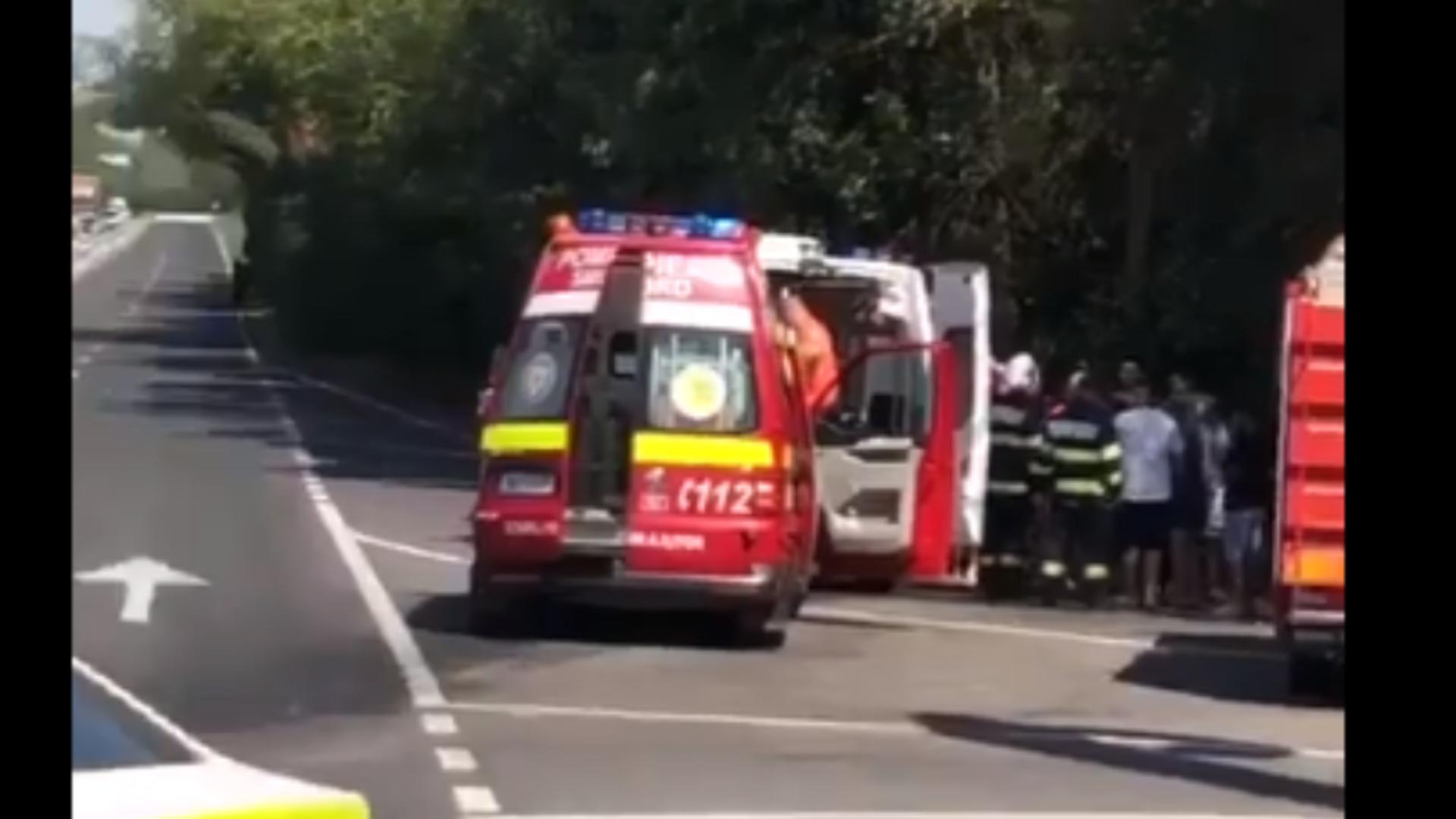 Microbuz implicat într-un accident rutier grav în apropiere de Neptun. 6 răniți –  A fost solicitat elicopterul SMURD – VIDEO