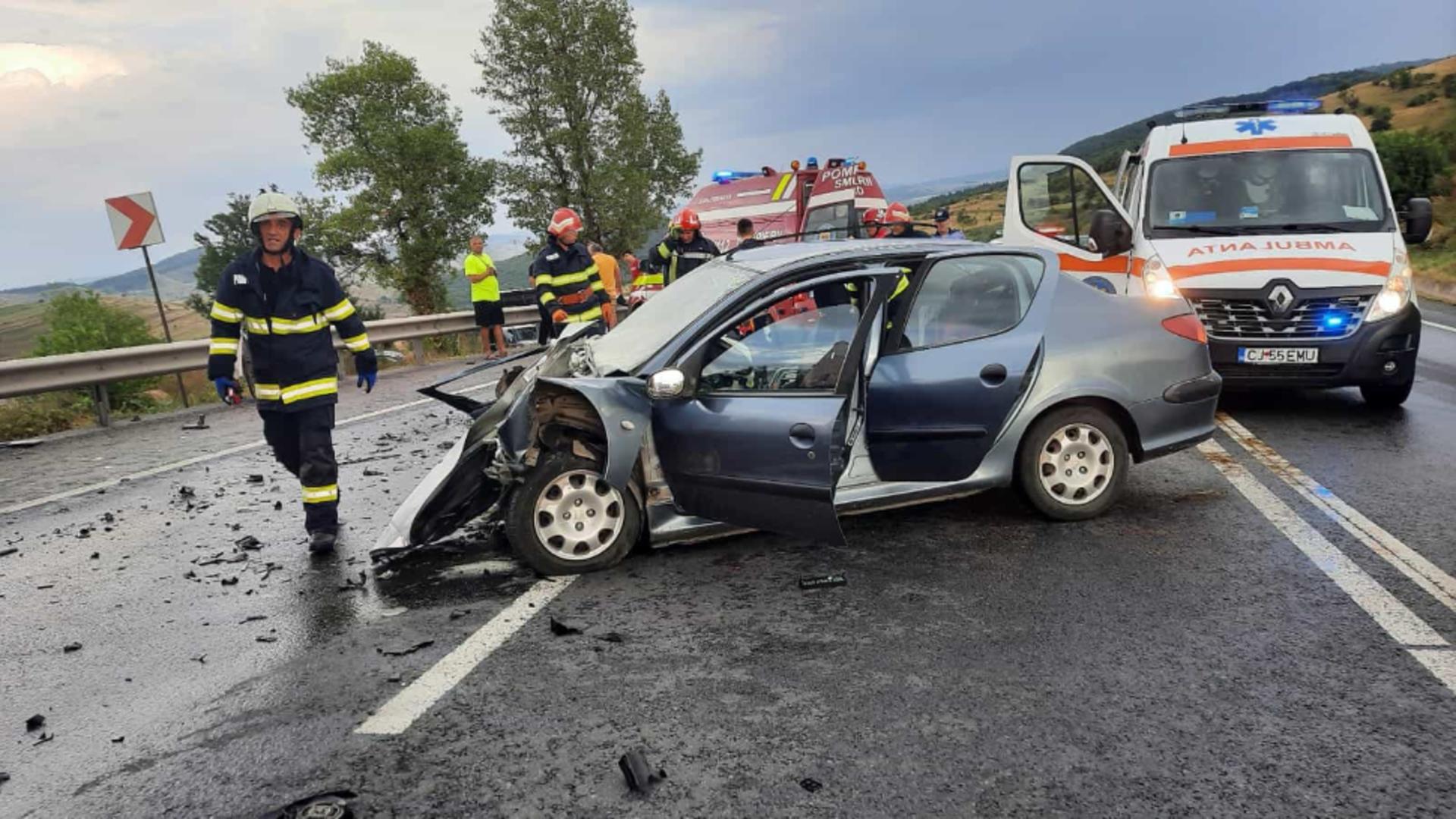 Tragedie la Dumbrava, județul Cluj - Accident violent în care o femeie a murit pe loc și un bărbat a ajuns la spital cu politraumatisme