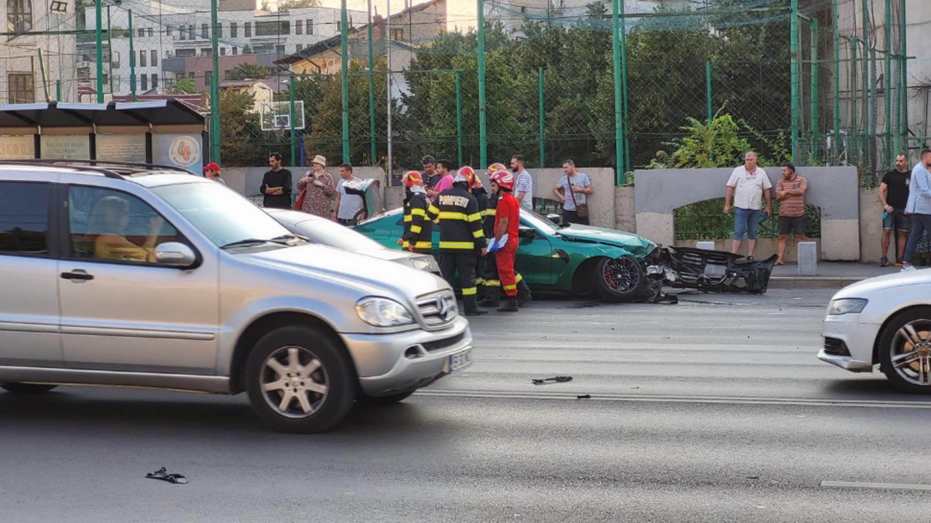 Accident grav în București, în zona Tineretului. Trafic restricționat, imagini teribile - FOTO