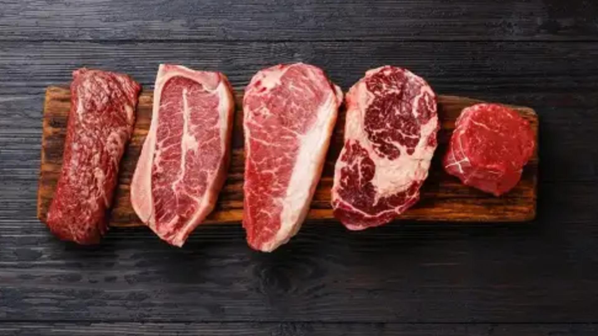 Ipocrizia ONU: Spune că omenirea trebuie să producă mai multă carne pentru țările sărace, dar cere ţărilor bogate să mănânce mai puţine proteine animale