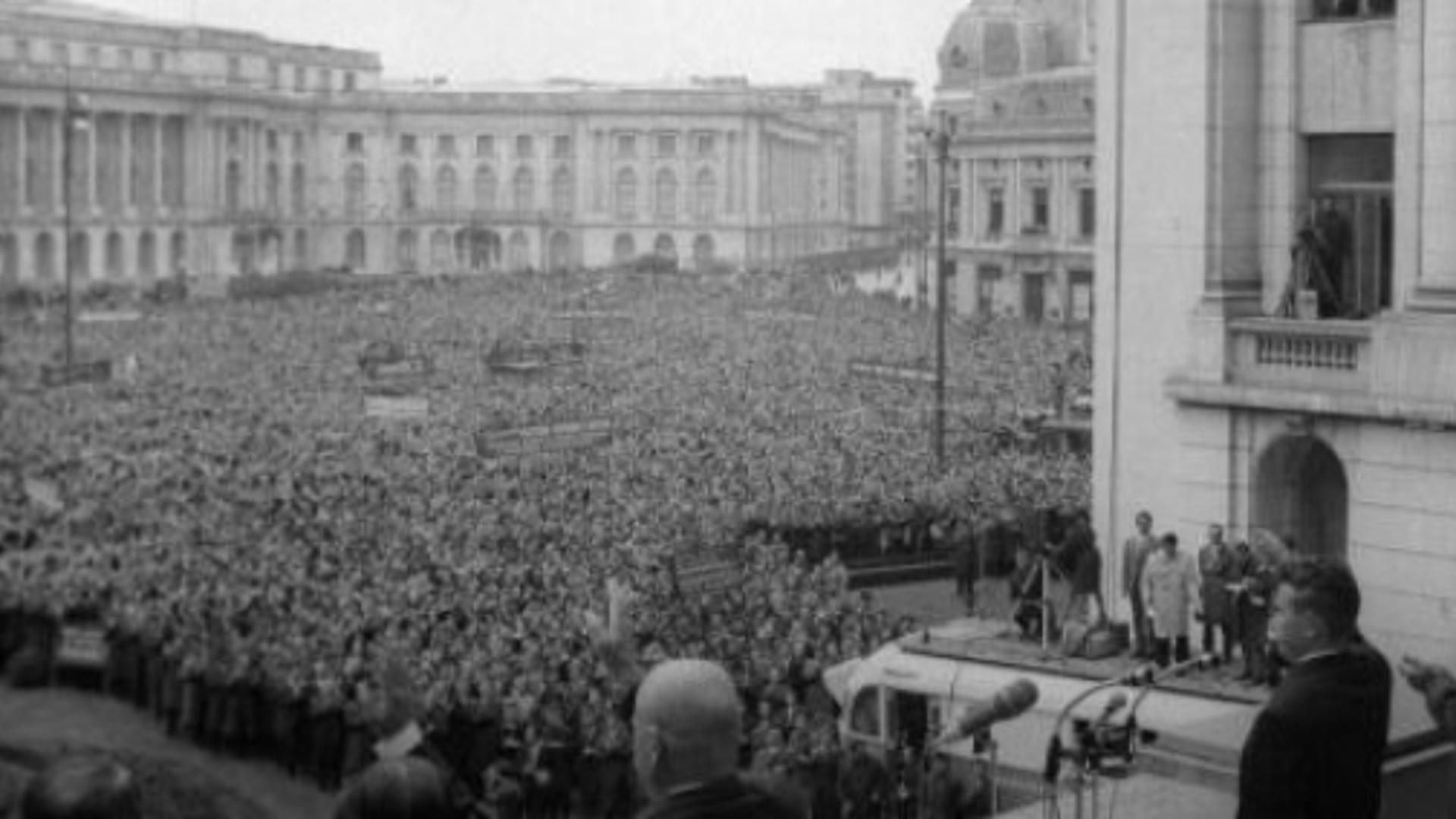 Peste 100.000 de oameni au fost in Piața Palatului - 21 august 1968