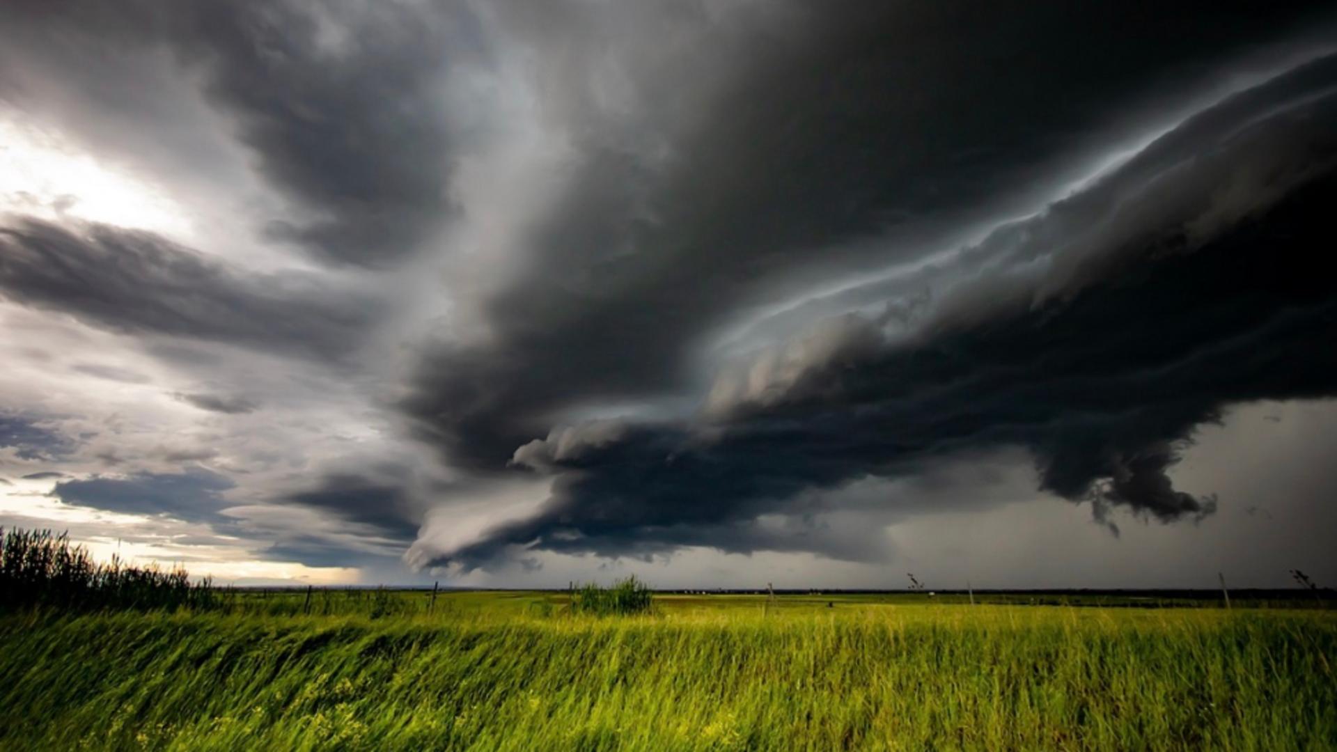 România ar urma să fie lovită de fenomene meteo severe, furtuni asemănătoare ciclonului Daniel – Anunțul meteorologului ANM
