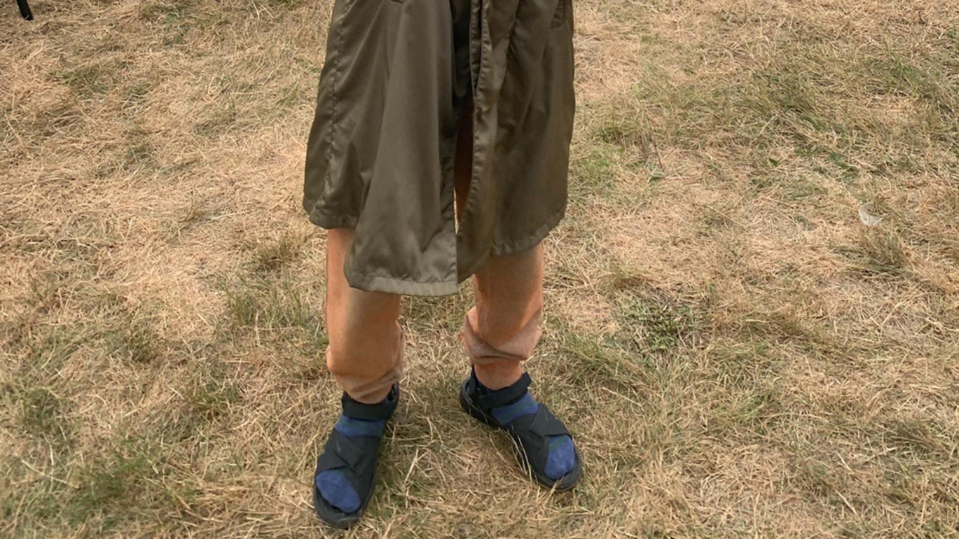 Jason Williamson (Sleaford Mods), un fan al șosetelor cu sandale