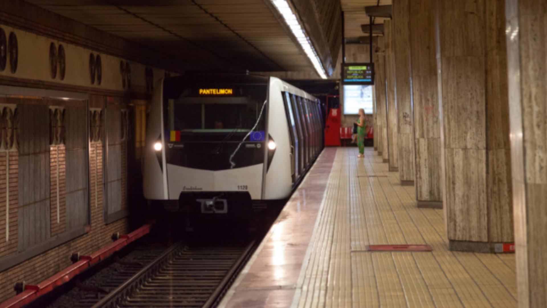 Defecțiune tehnică la o garnitură de metrou, în stația Tineretului – Traficul este perturbat