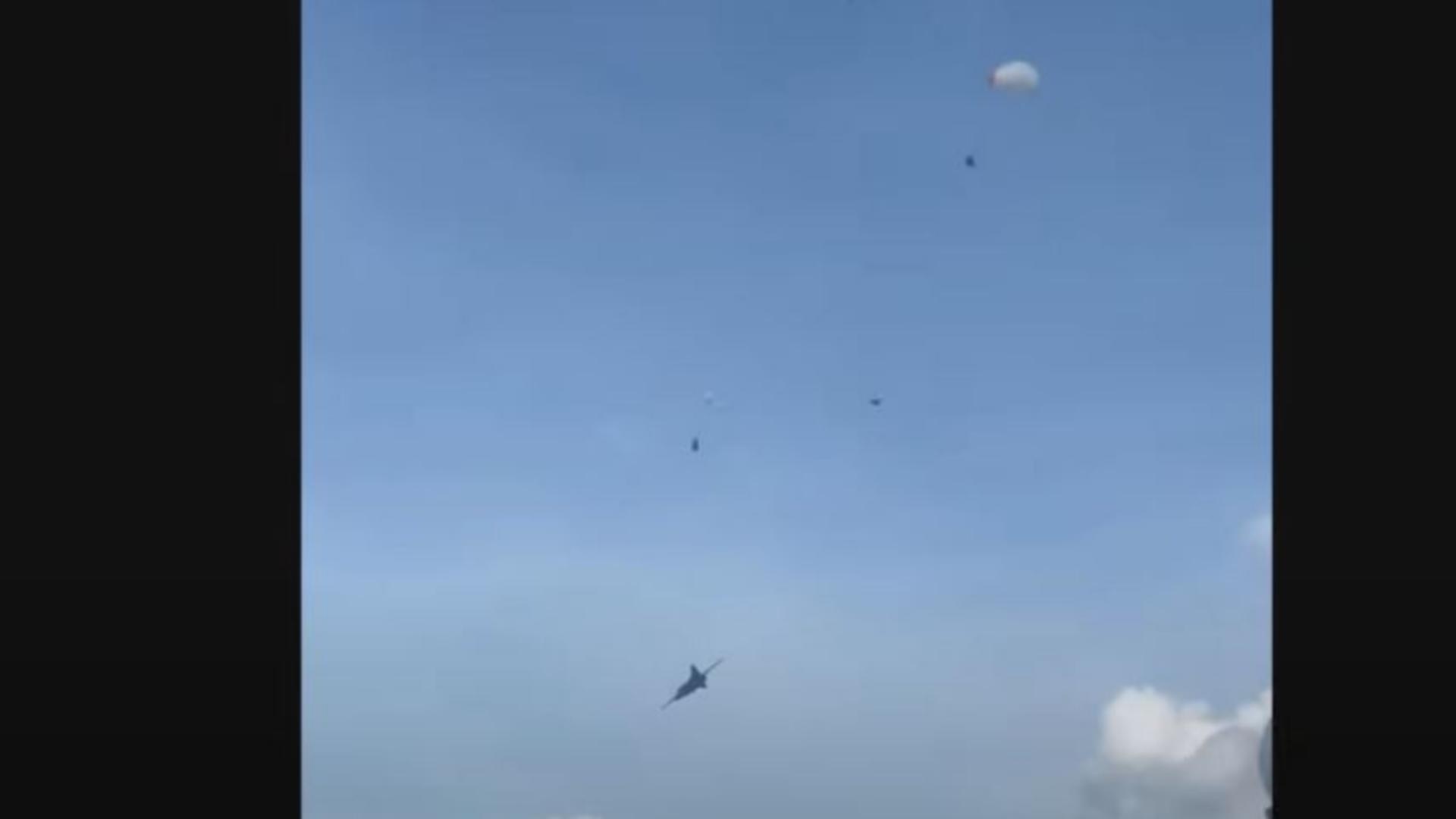 Doi piloți de MIG 23 s-au salvat de la moarte în ultima clipă. Au reușit să se catapulteze VIDEO