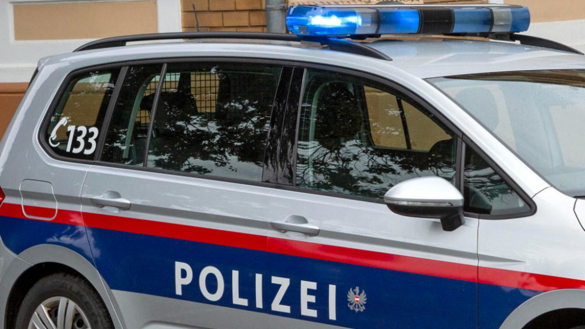 Tentativă de omor în Austria: Doi tineri de 16 ani au fugit după ce au trecut cu mașina peste o femeie – Unde au fost prinși