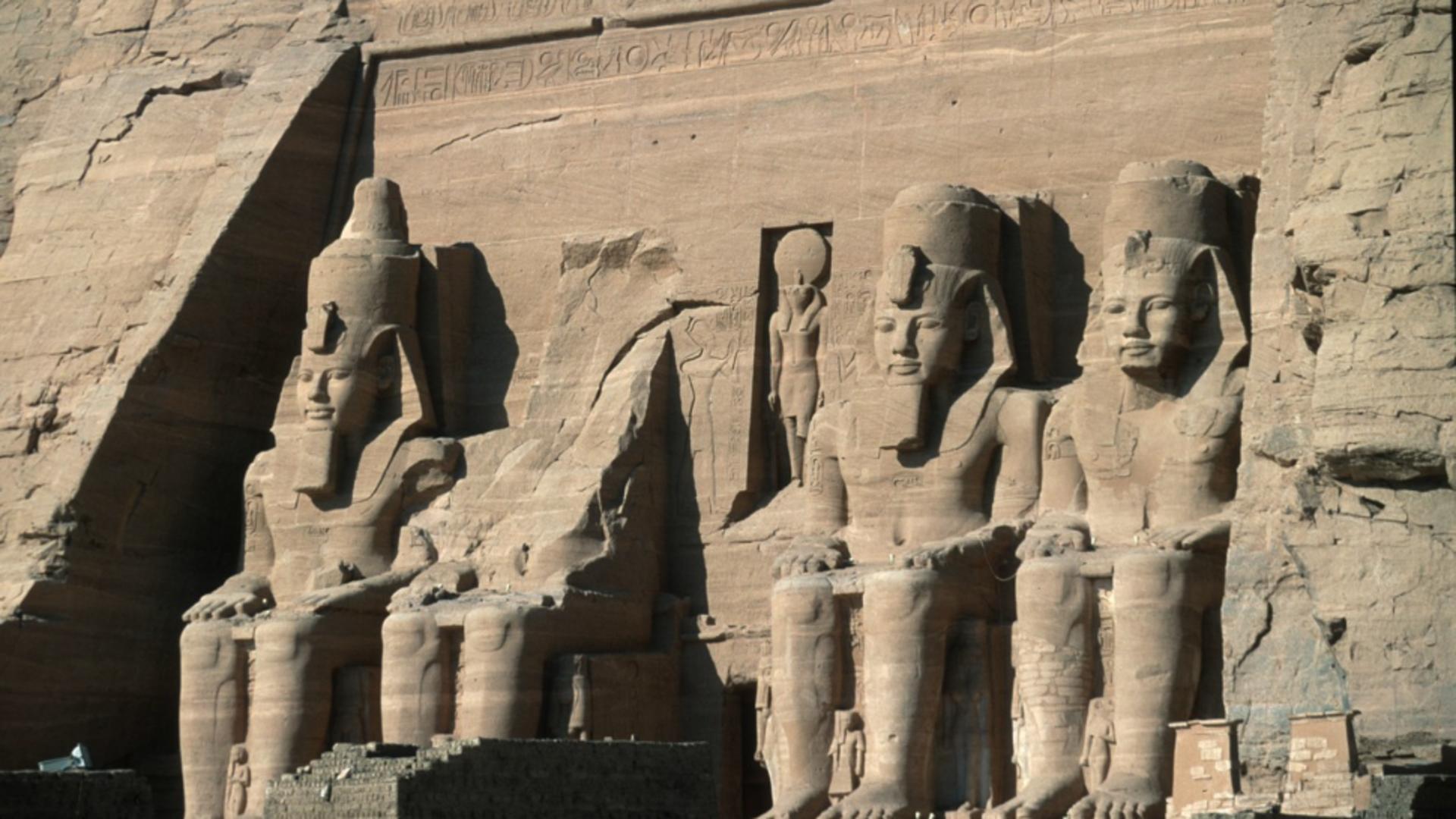 Ramses al II-lea, aici alături de regina Nefertiti, a fost căsătorit și cu propria fiica (Profimedia)