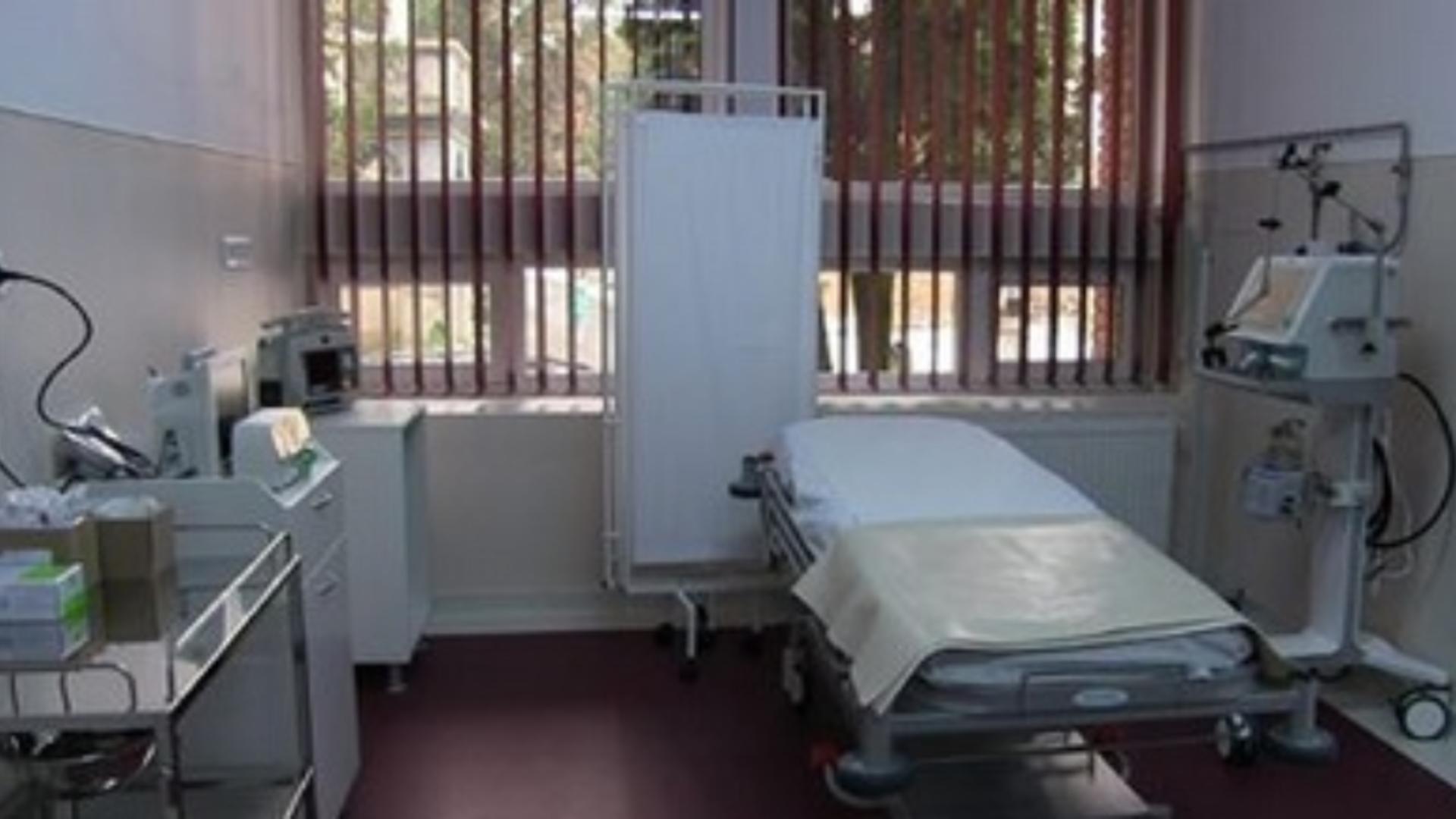 Spital din România, acuzat că a externat o bătrână prea devreme după operaţie