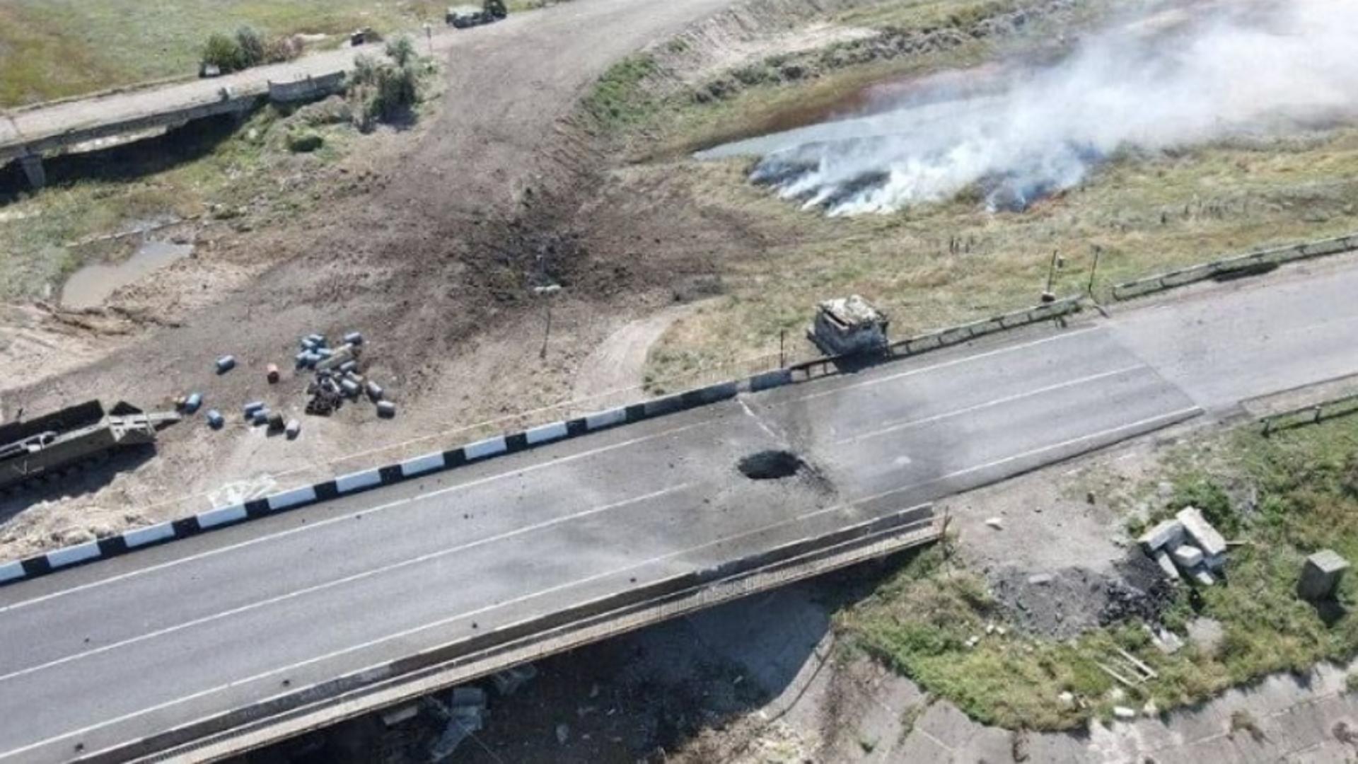 RIA: Ucrainenii au atacat podul Chonhar, care leagă Ucraina de Crimeea