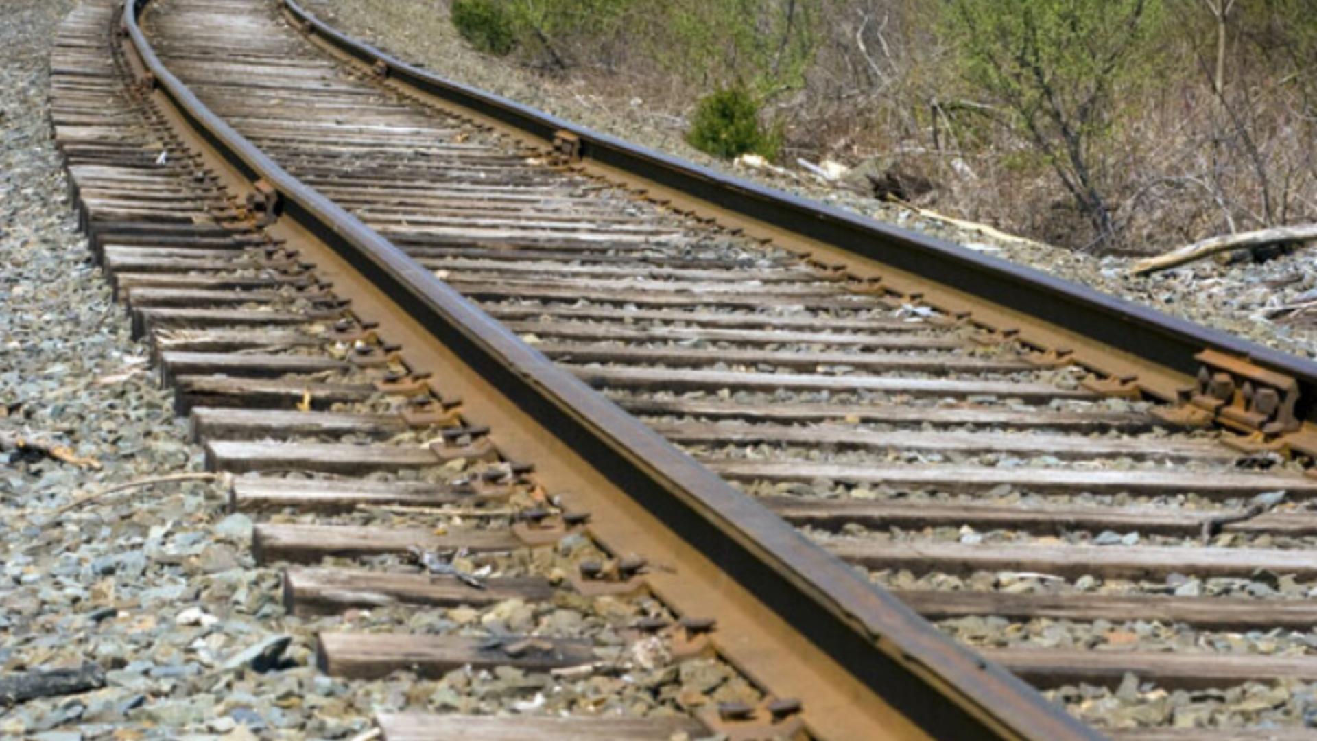Incident grav pe calea ferată: Traficul pe Magistrala 300, blocat de o șină RUPTĂ - Întârziere de 2 ore pentru un tren de la Cluj - Anunț CFR