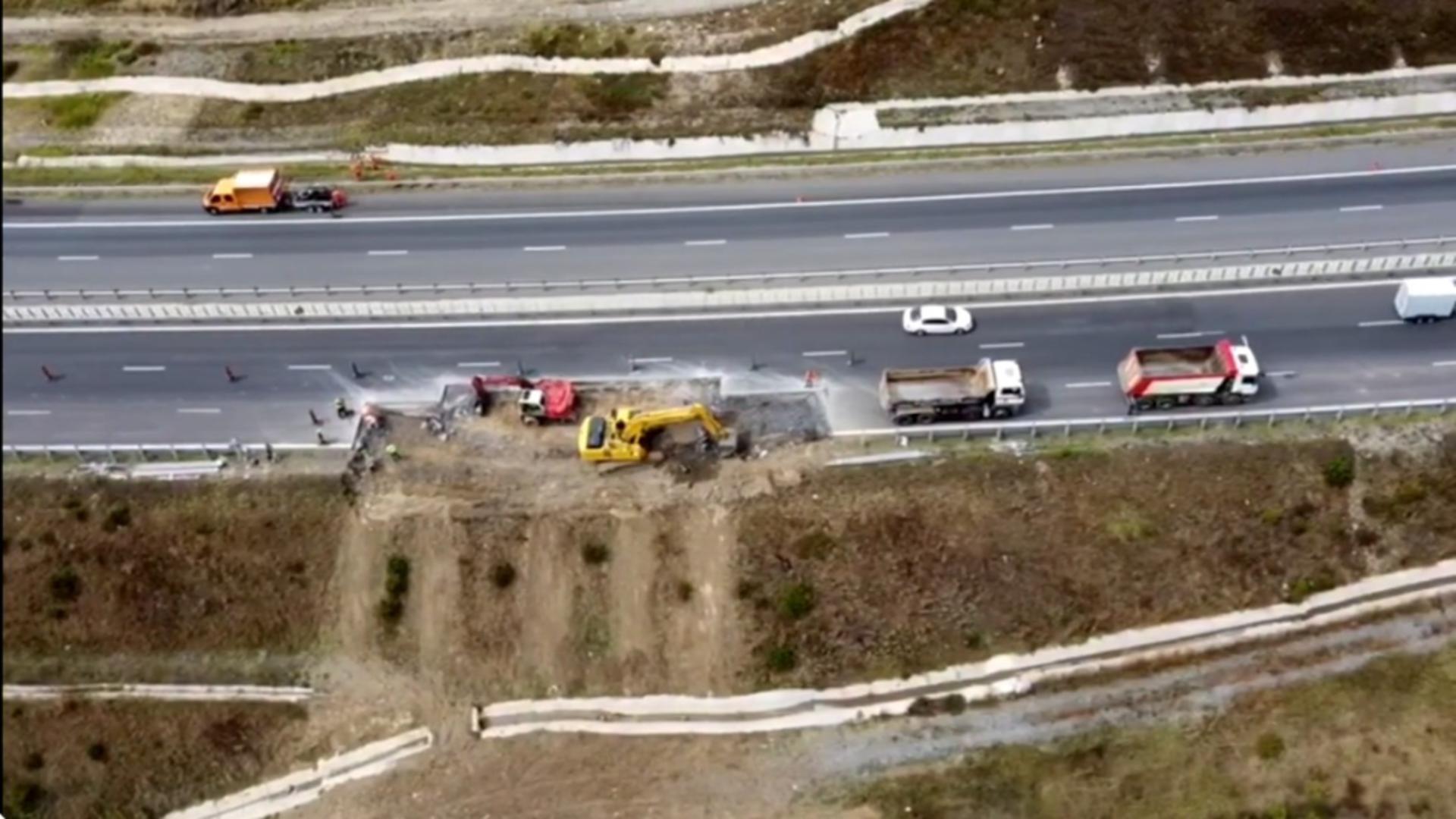 Restricții de circulație pentru lucrări la un tronson de pe autostrada A10, pe cale să se prăbușească. Foto: YouTube