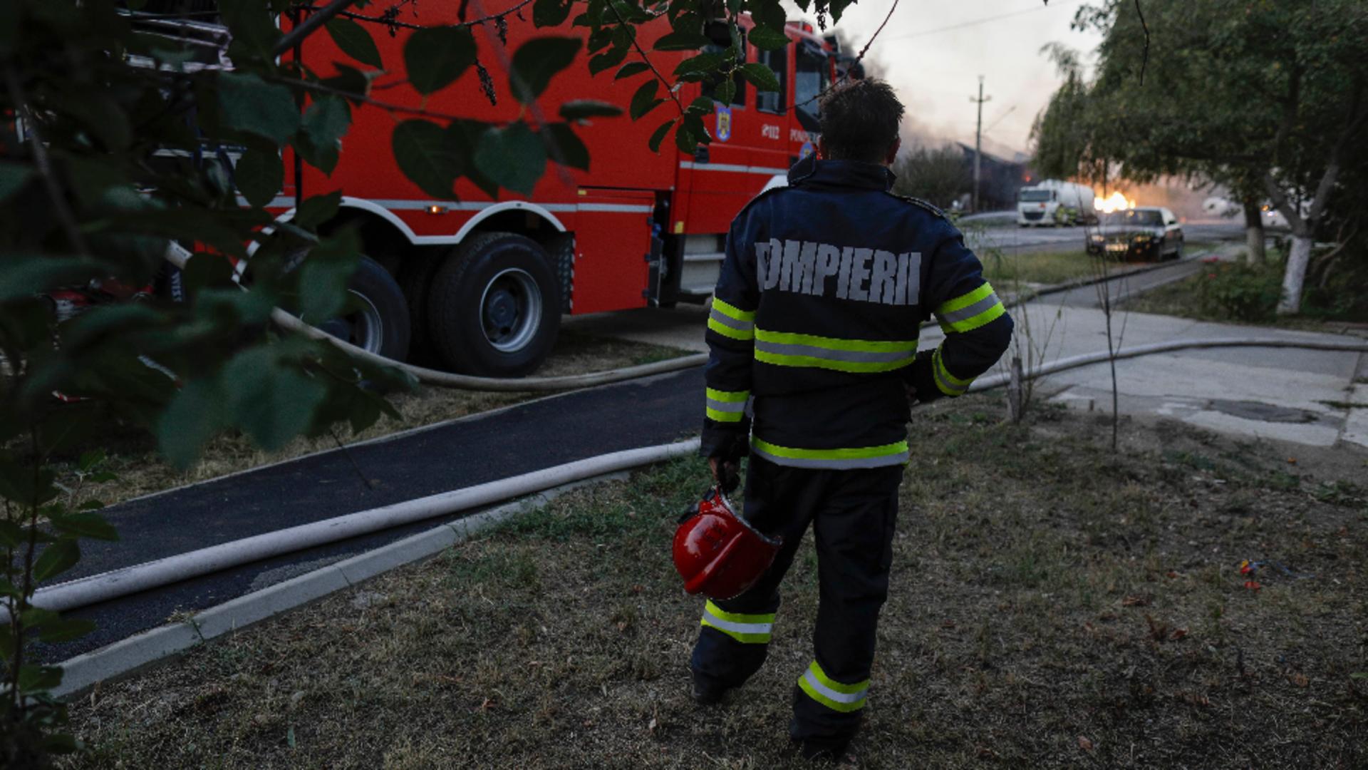 Dosarul Crevedia. Pompierii care au stins incendiul, audiați – Trei anchete vizează explozia devastatoare