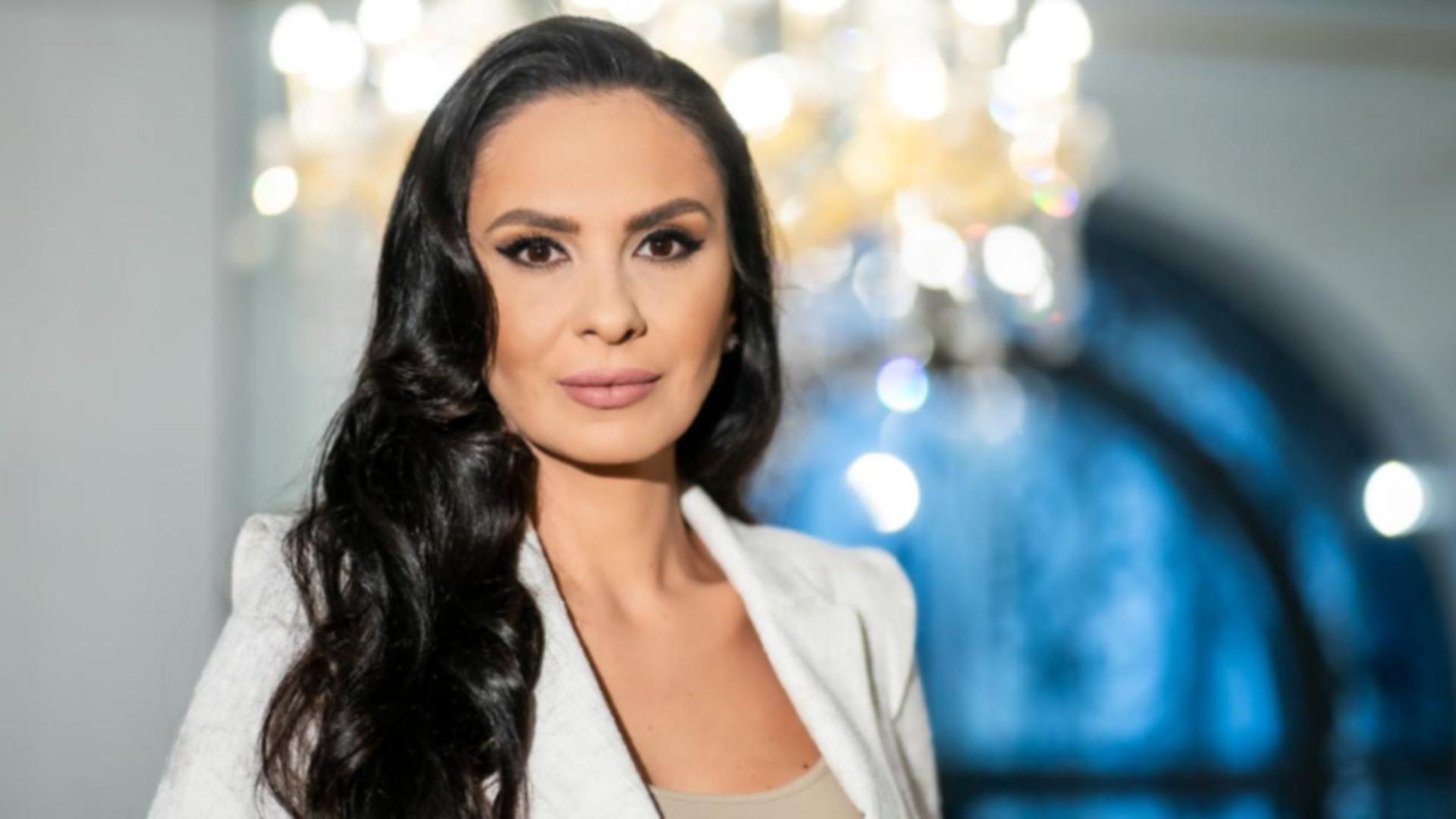 Alexandra Păcuraru se retrage temporar cu emisiunea România Suverană: „Am decis să iau o pauză medicală de la televiziune”