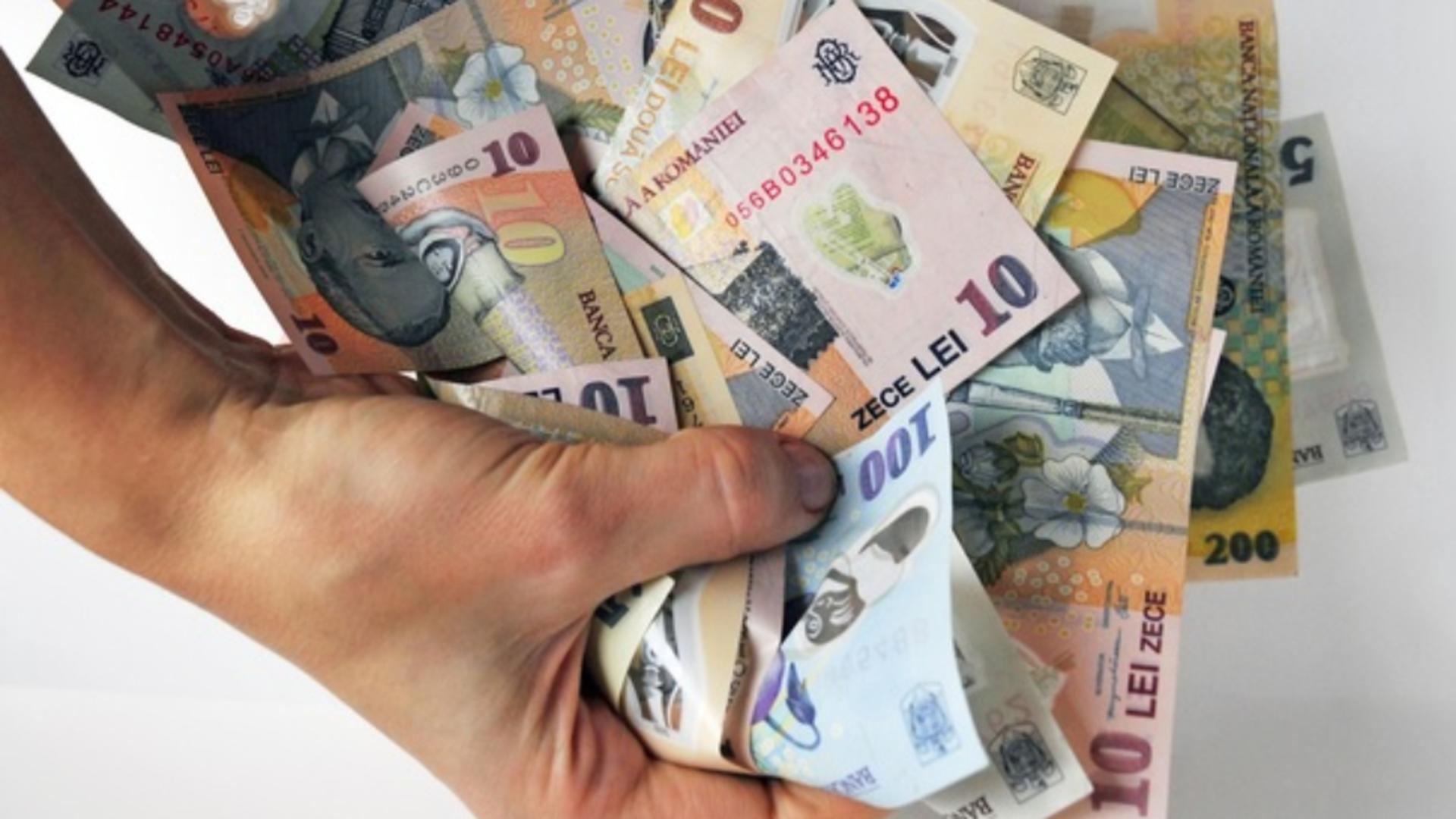 Salariul minim va fi 3.300 de lei de la 1 octombrie! Proiectul de lege, pus în dezbatere publică