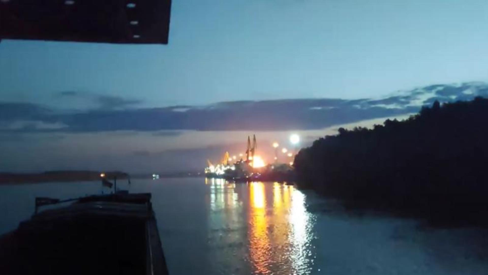 Noi bombardamente la doar câteva sute de metri de România – Portul Chilia Nouă de pe Dunăre a fost atacat de ruși, noaptea trecută – O persoană a murit