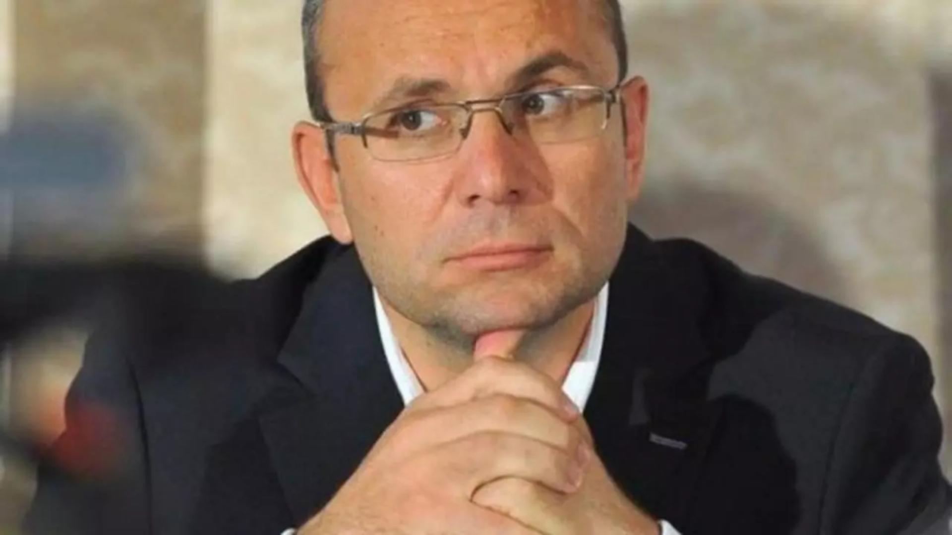 Cozmin Gușă, analist politic