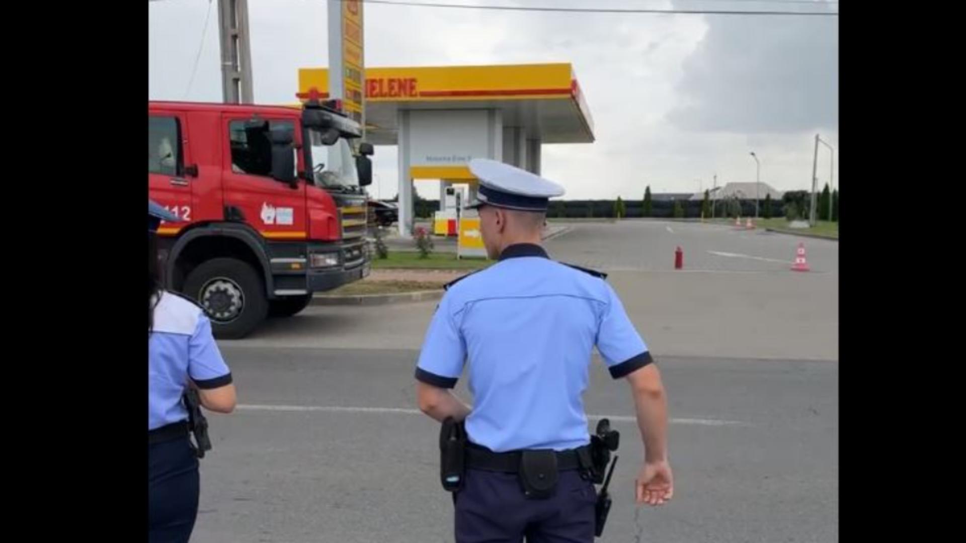 Alertă în Târgoviște. Un camion a intrat în plin într-o stație GPL VIDEO