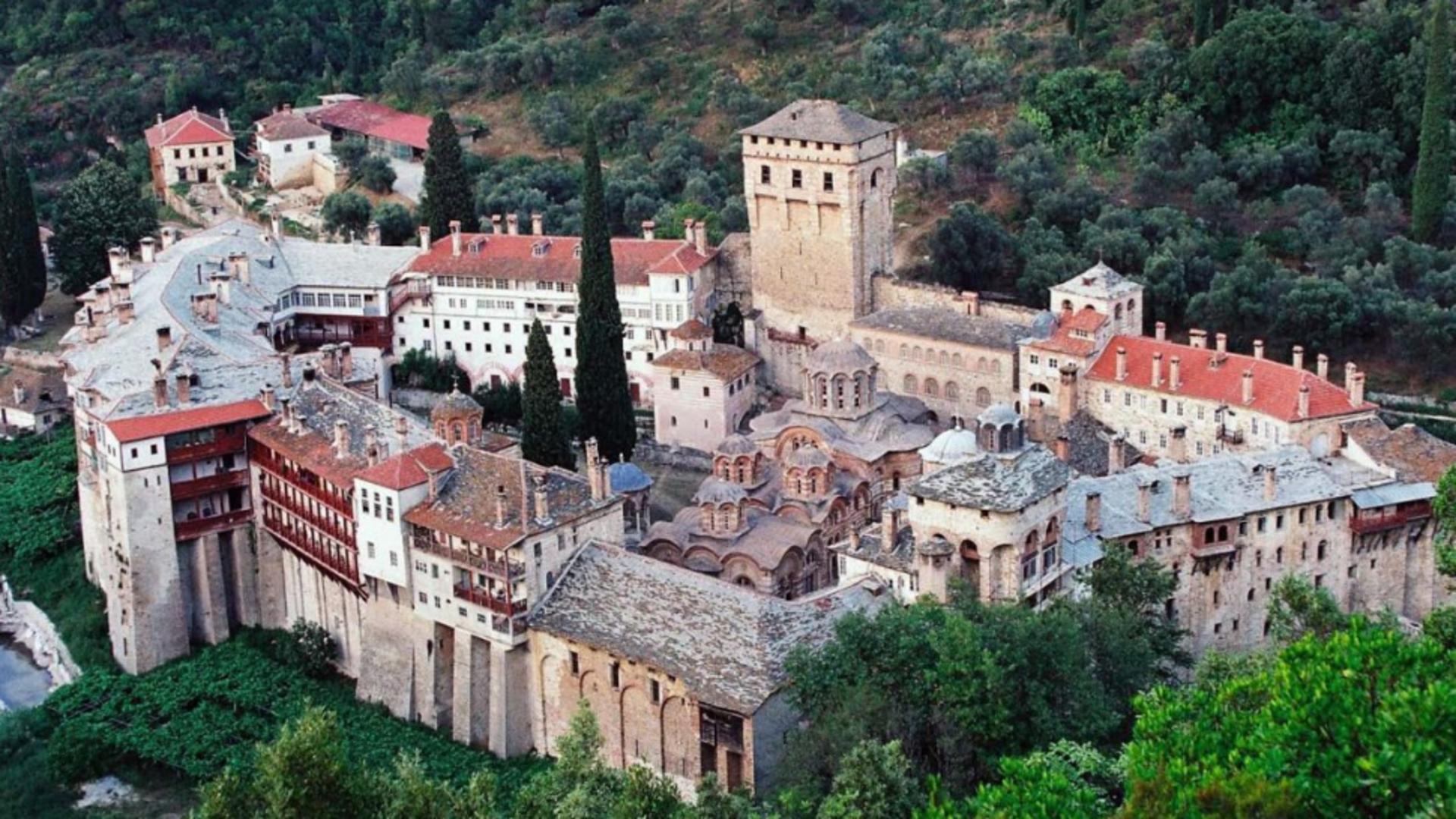  Mănăstirea Sârbă Hilandar, locul unde s-a întâmplat incidentul cu călugărul român