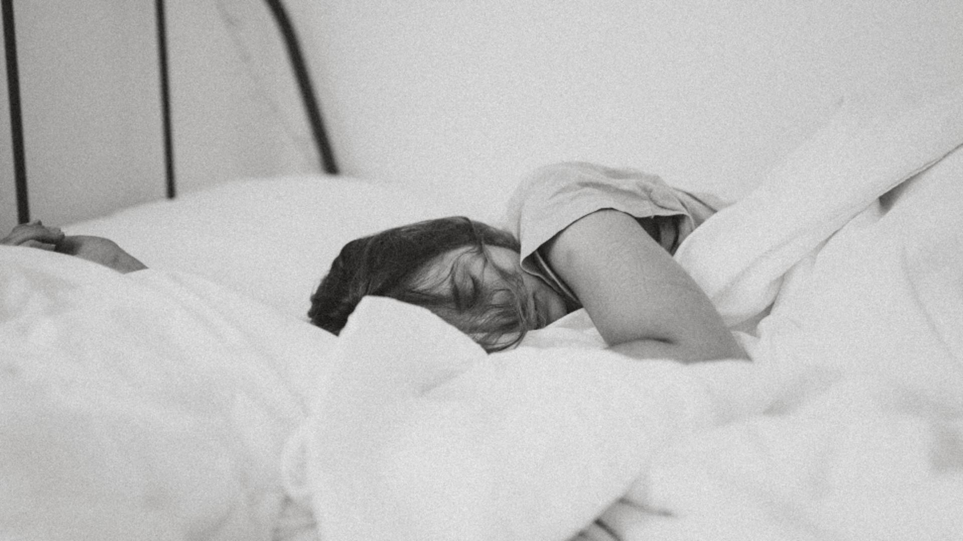 Dormitul în paturi separate afectează relația de cuplu? Răspunsul experților/ Foto: unsplash.ro