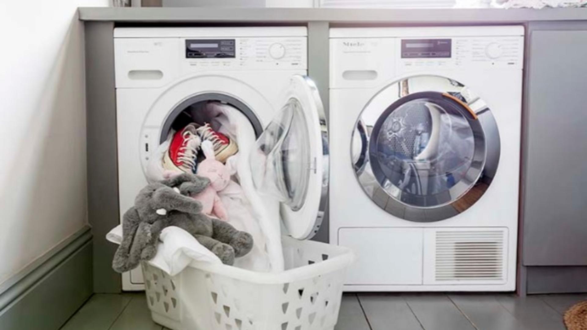 Amendă uriașă pentru românii care locuiesc la bloc și folosesc mașina de spălat