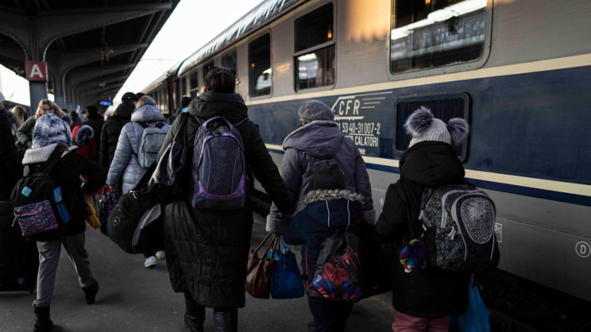 Elevii vor avea transport gratuit cu trenul și metroul în noul an școlar. Foto: Profimedia