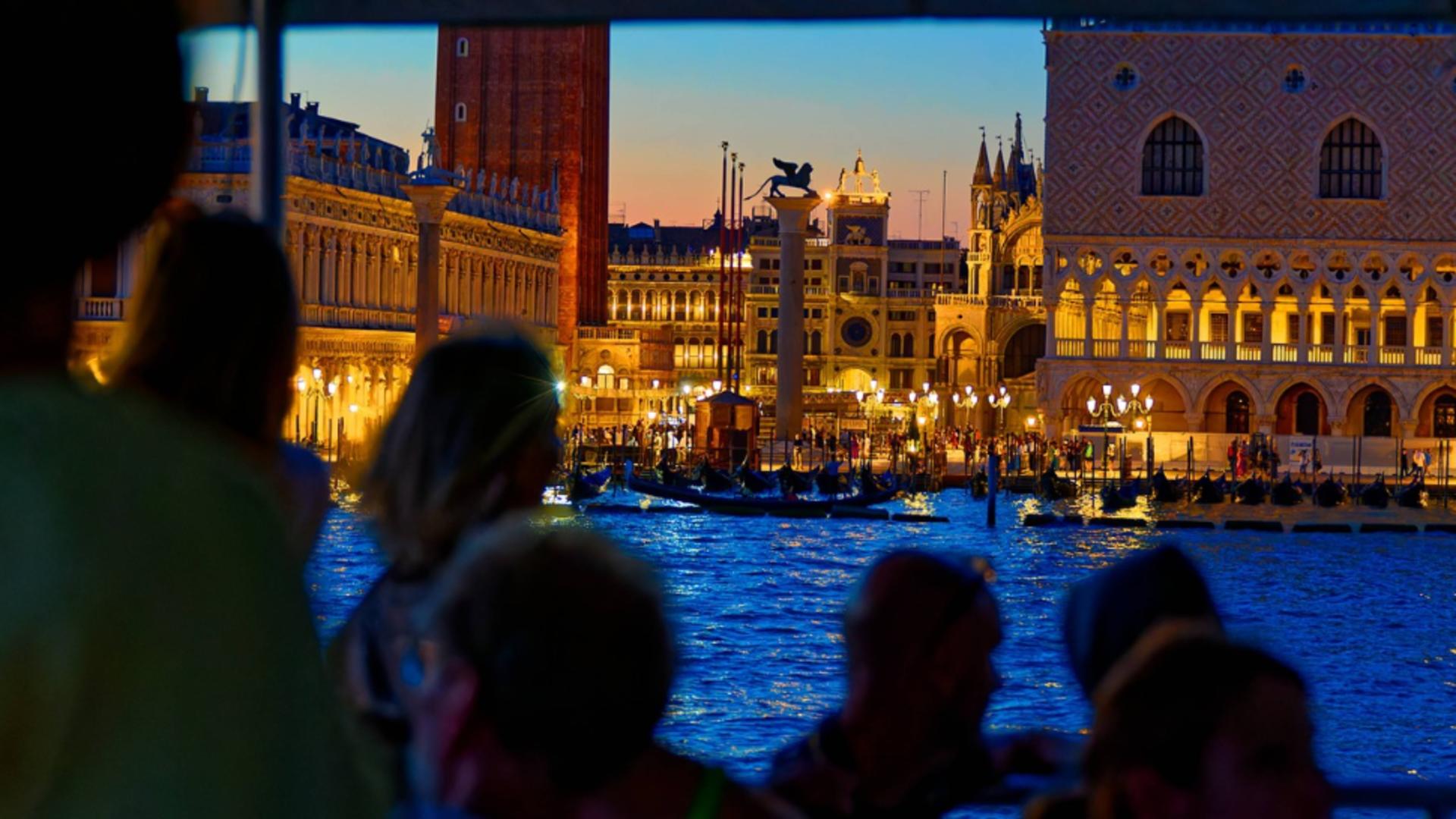 Turiștii din Veneția sunt disperați. Croazierele pe canale nu vor mai ajunge într-un loc emblematic al orașului