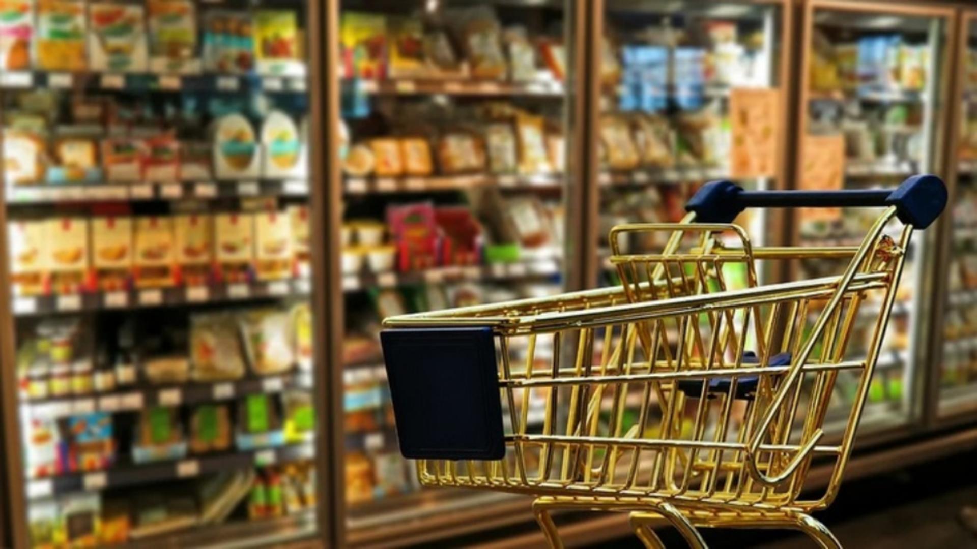 Supermarketurile negociează cu producătorii de alimente o reducere cu 5% a prețurilor. Foto/Arhivă