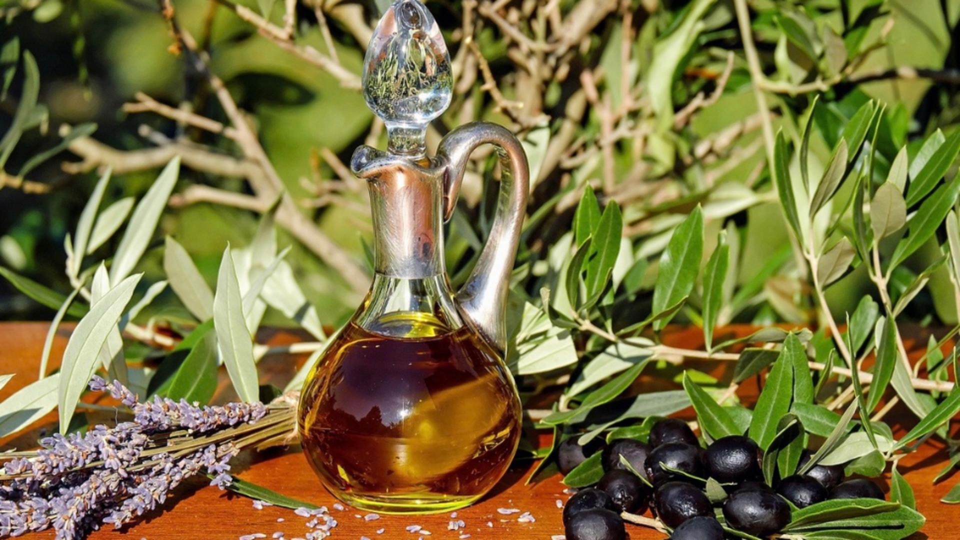 Cât a ajuns să coste uleiul de măsline în Grecia. Prețurile care i-au îngrozit pe români 
