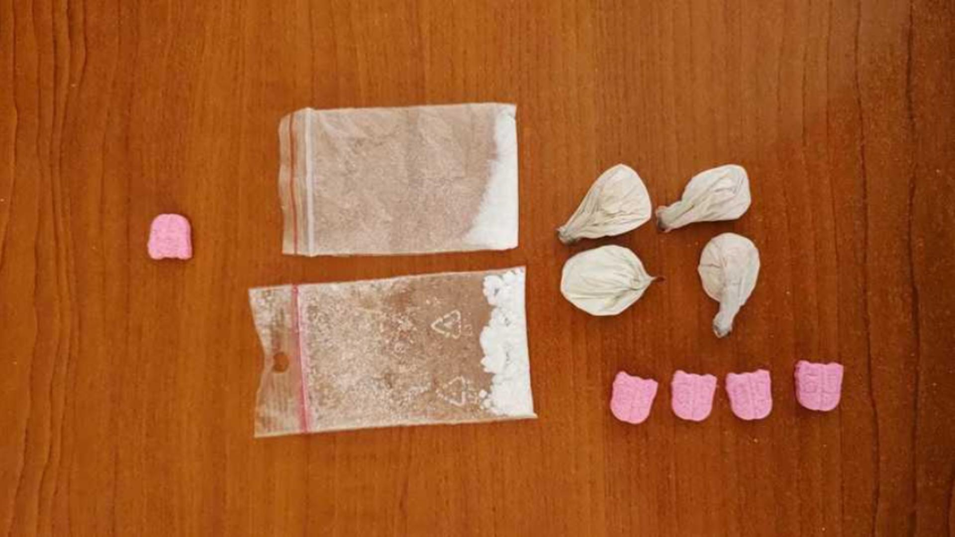 15 persoane au fost descoperite la un festival din Mamaia cu droguri asupra lor