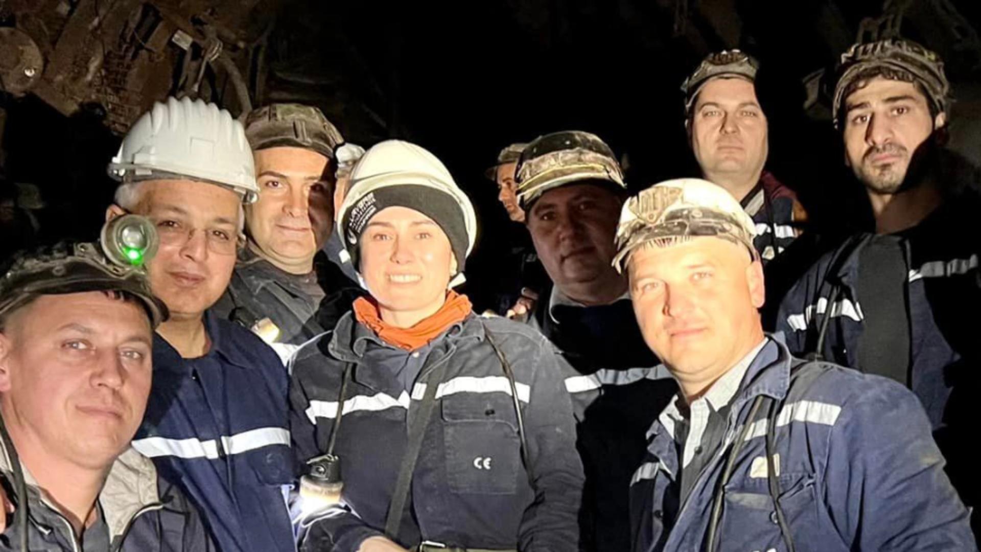 Ministrul Muncii, Simona Bucura-Oprescu, vizită la minerii din Valea Jiului - Anunț despre pensiile ortacilor
